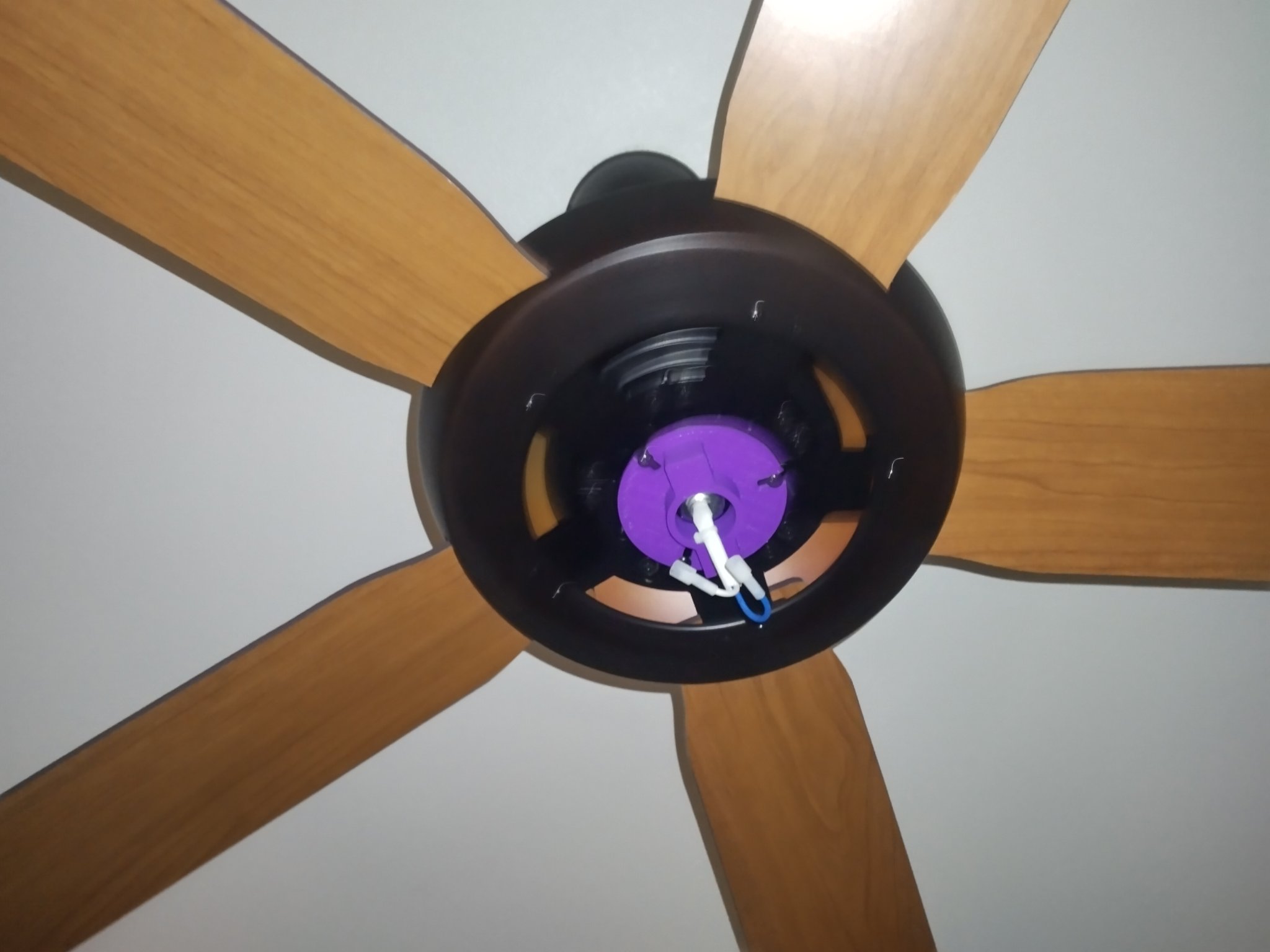 Bộ giá đỡ lắp đặt đèn Hunter™ cho quạt trần Fanimation™