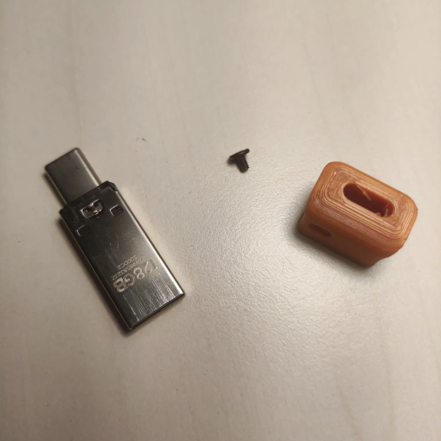 Vỏ bảo vệ USB Sandisk Ultra Dual với khóa hỏng