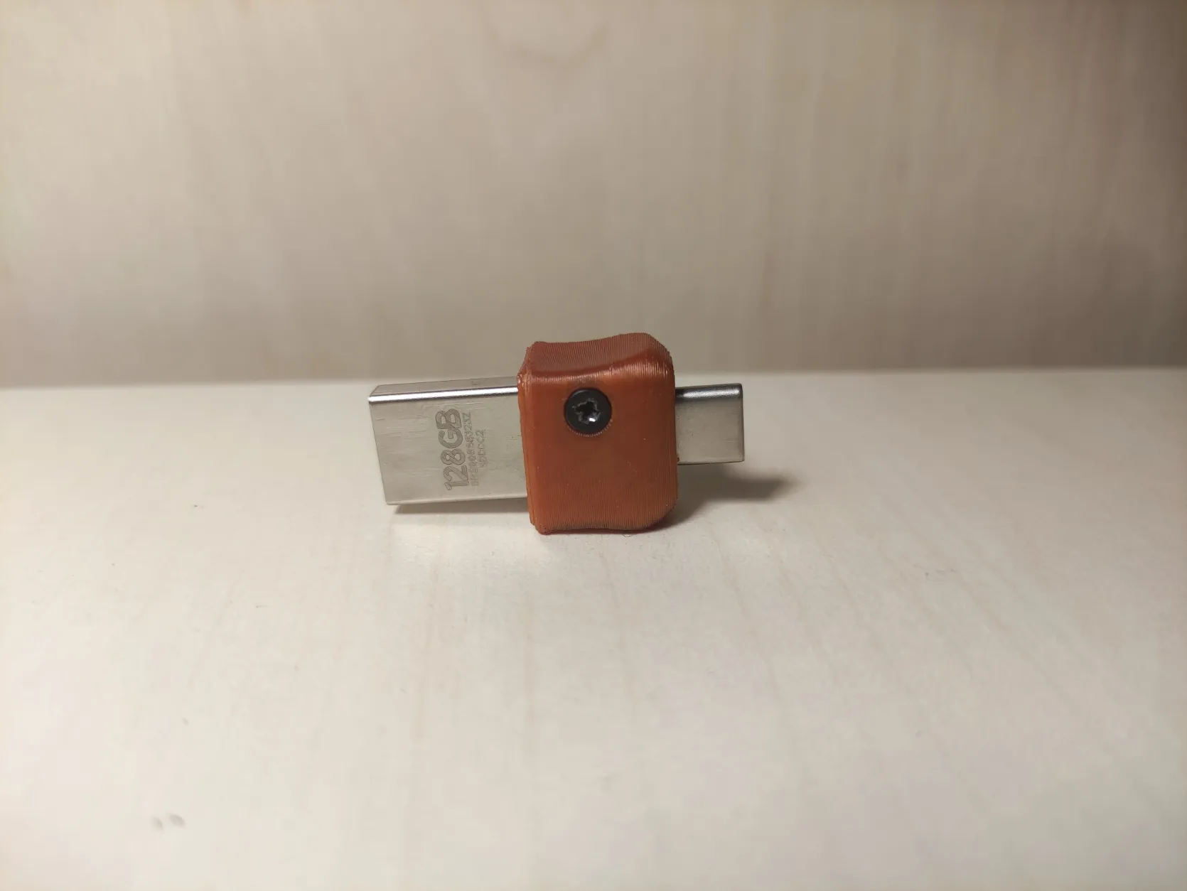 Vỏ bảo vệ USB Sandisk Ultra Dual với khóa hỏng