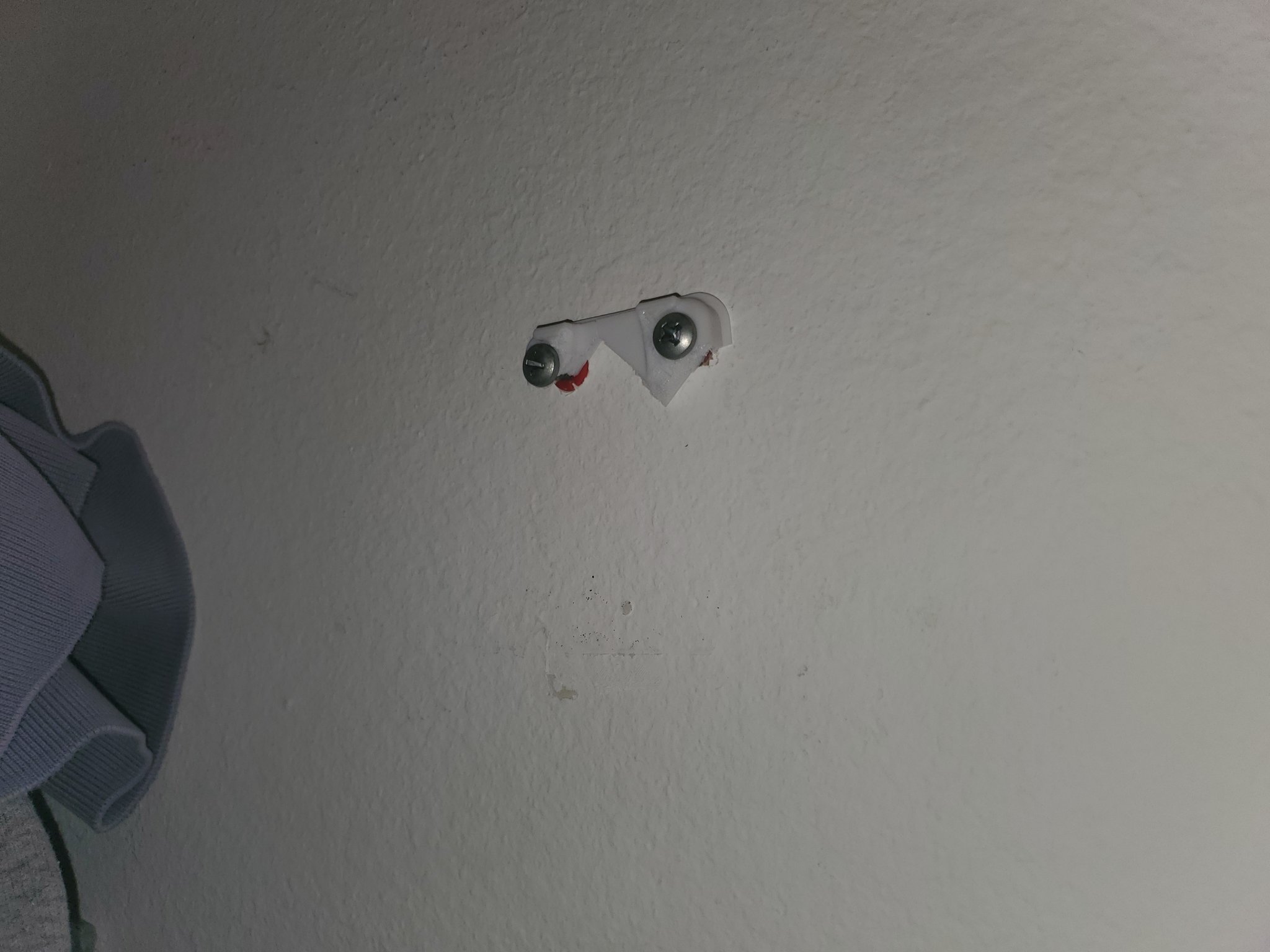 Giá đỡ kệ dây cho kệ treo tường