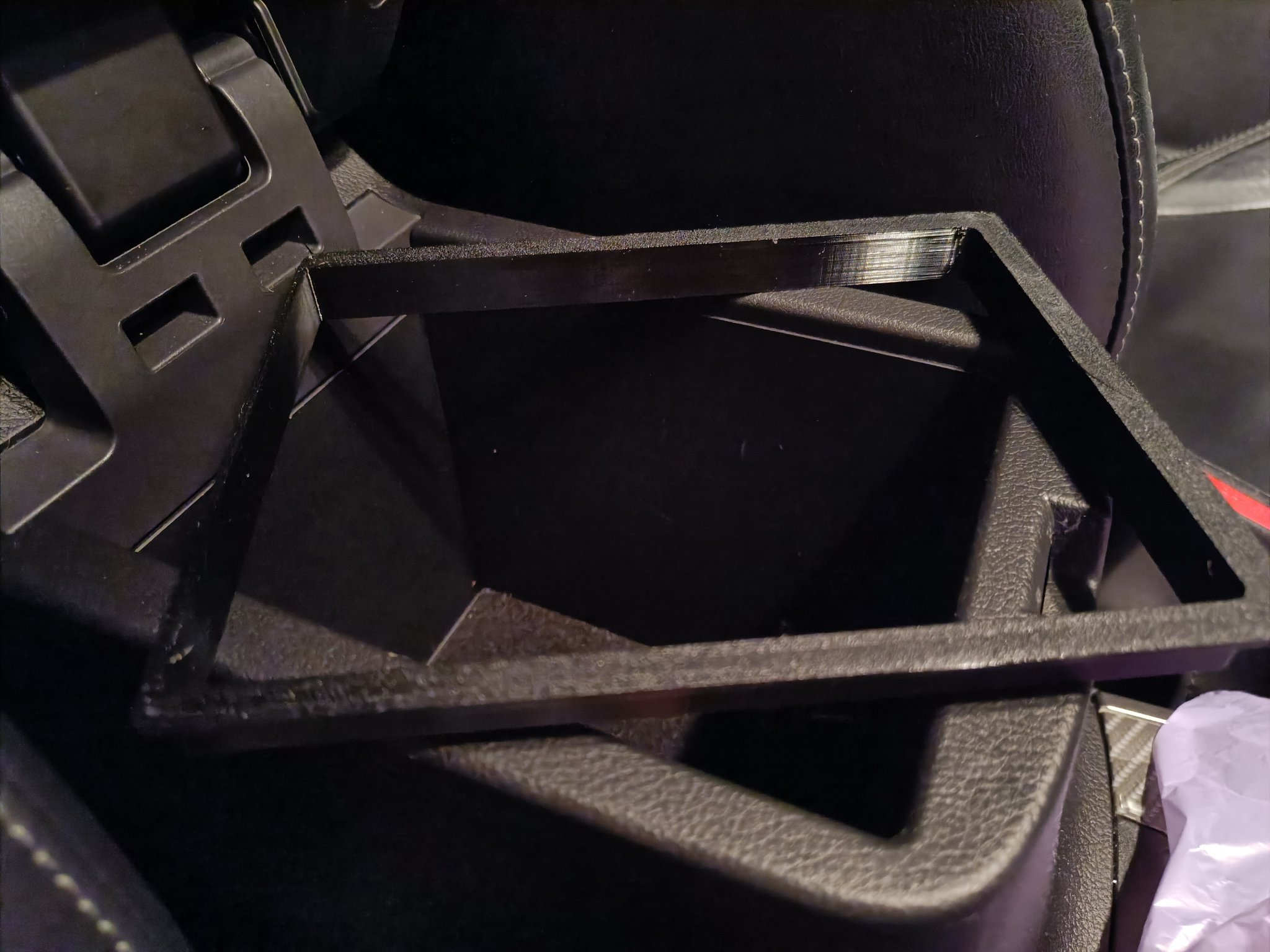 Khung chứa rác cho Mitsubishi Outlander 2019