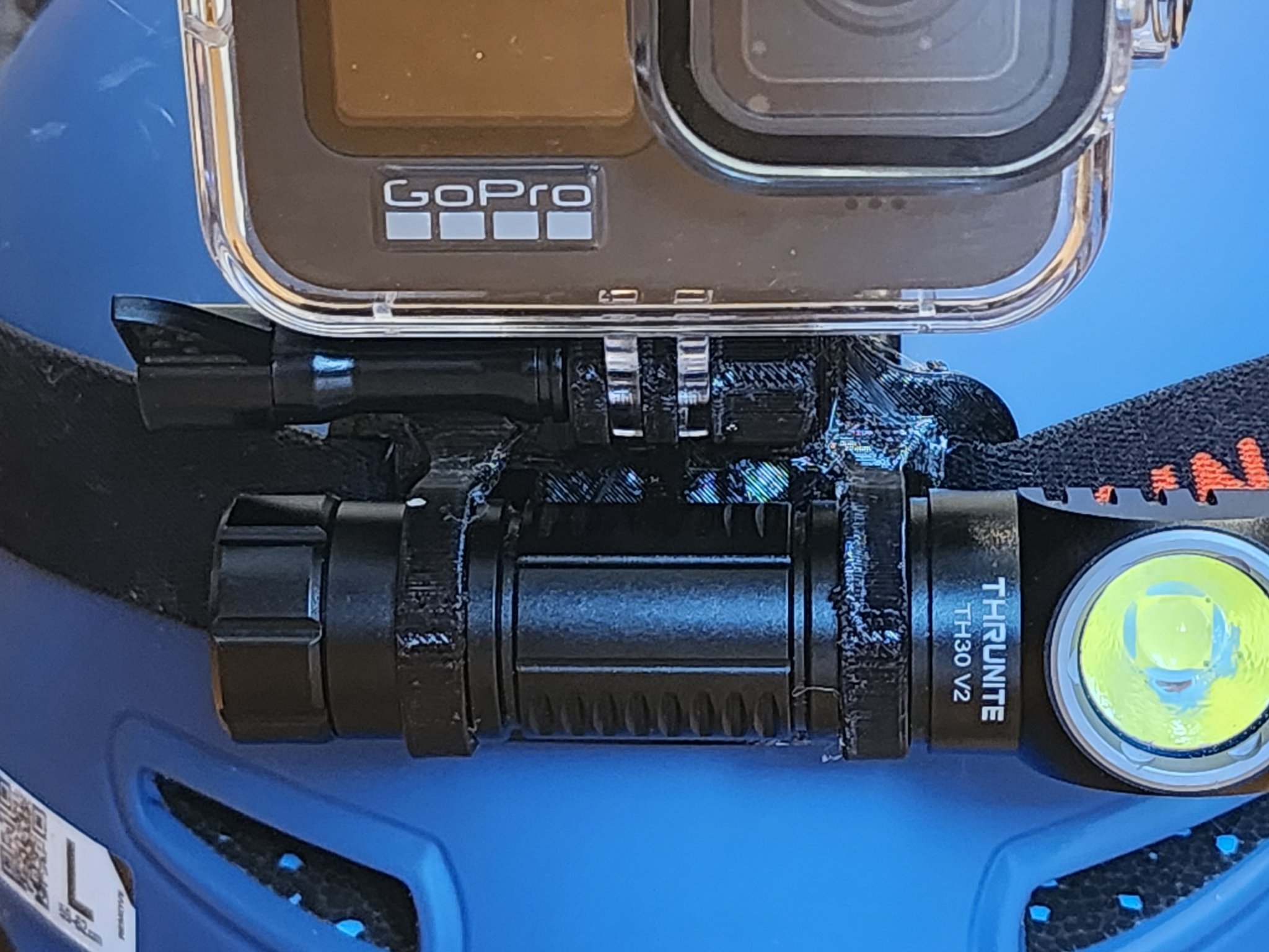 Giá đỡ mũ bảo hiểm kết hợp GoPro và đèn pin TH30 V2