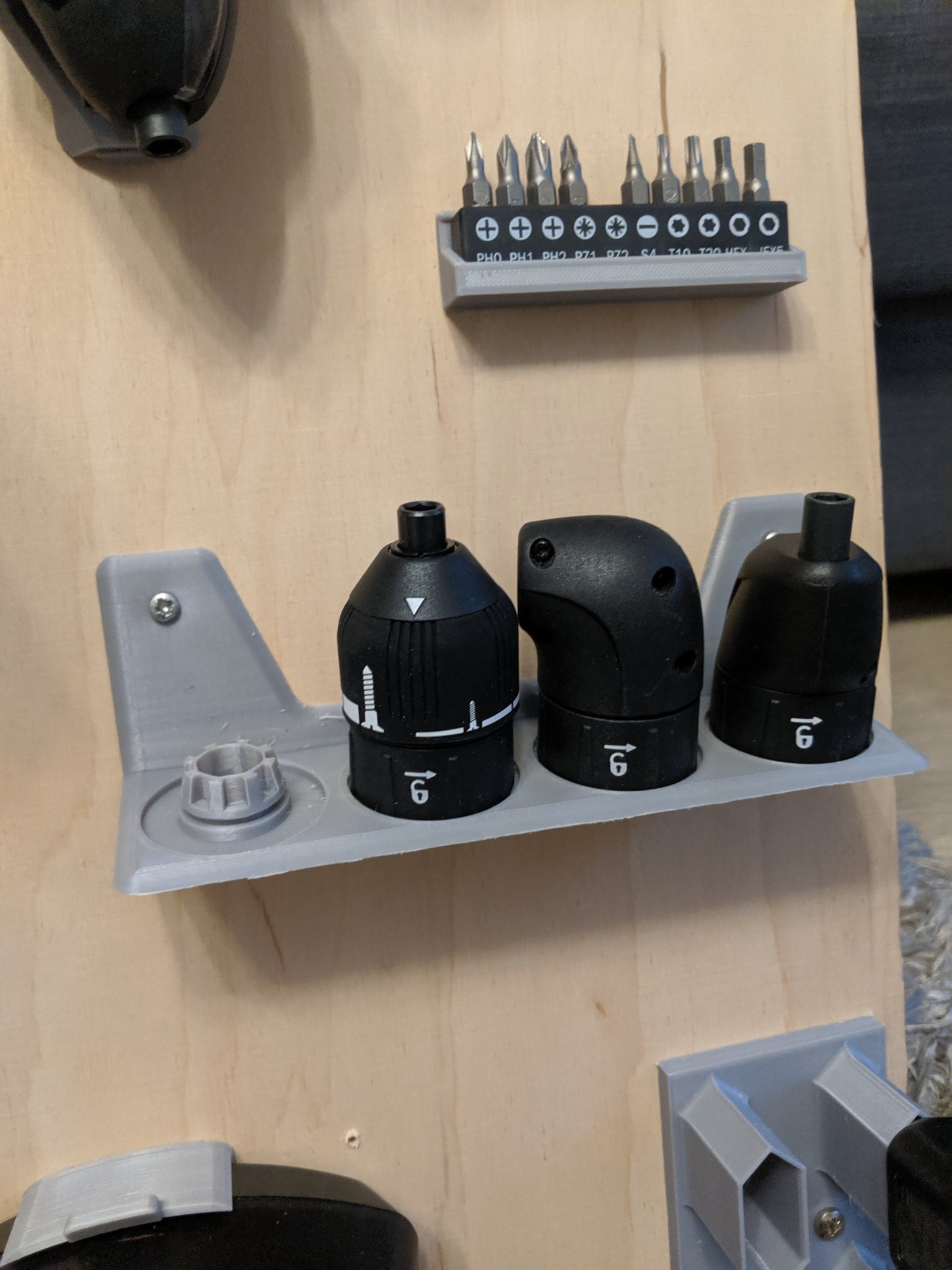 Giá đỡ tường cho đầu phụ Bosch IXO (thiết kế lại)