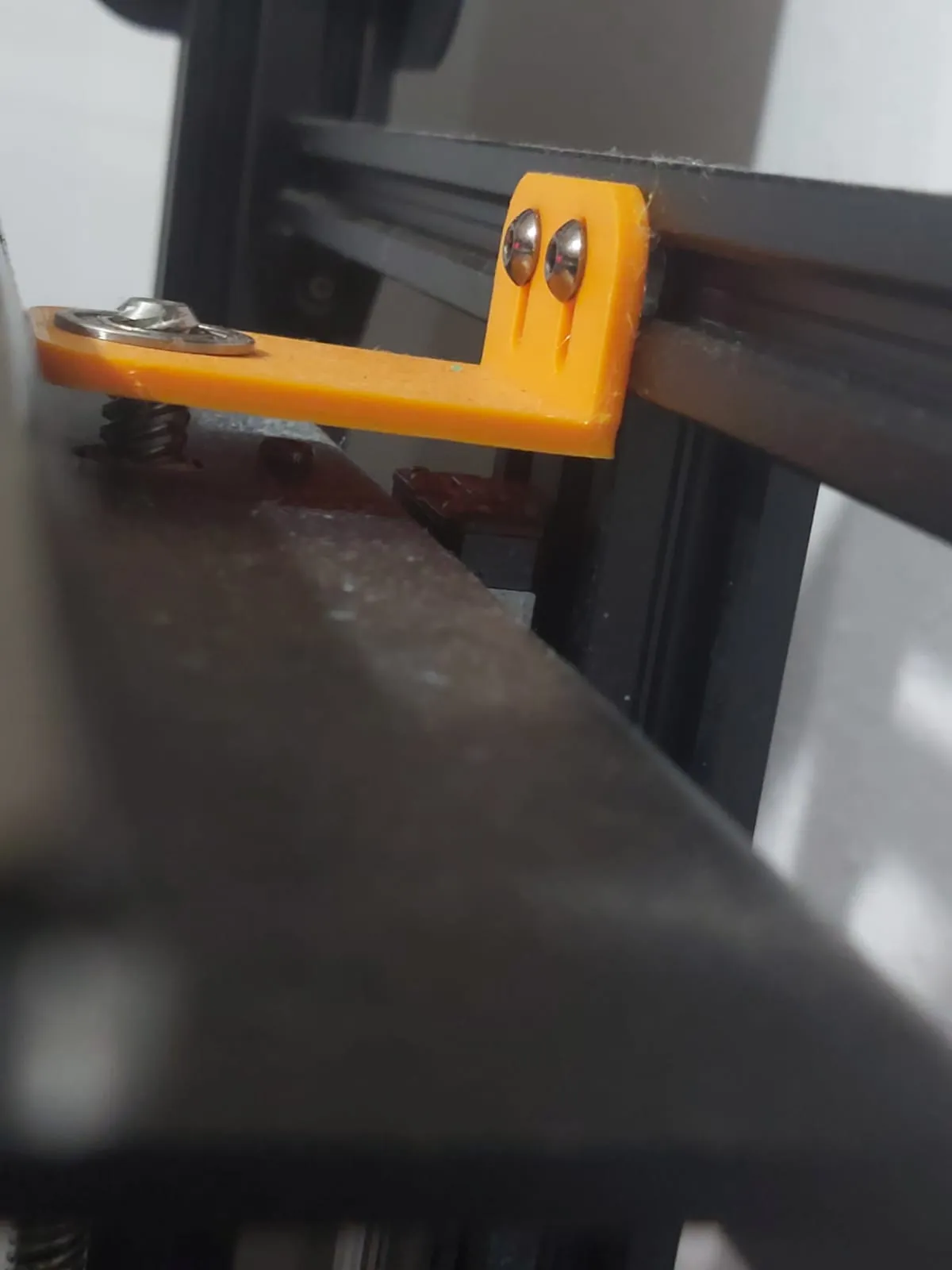 Cân bằng Sapphire Plus Z tối giản cho người dùng ABL