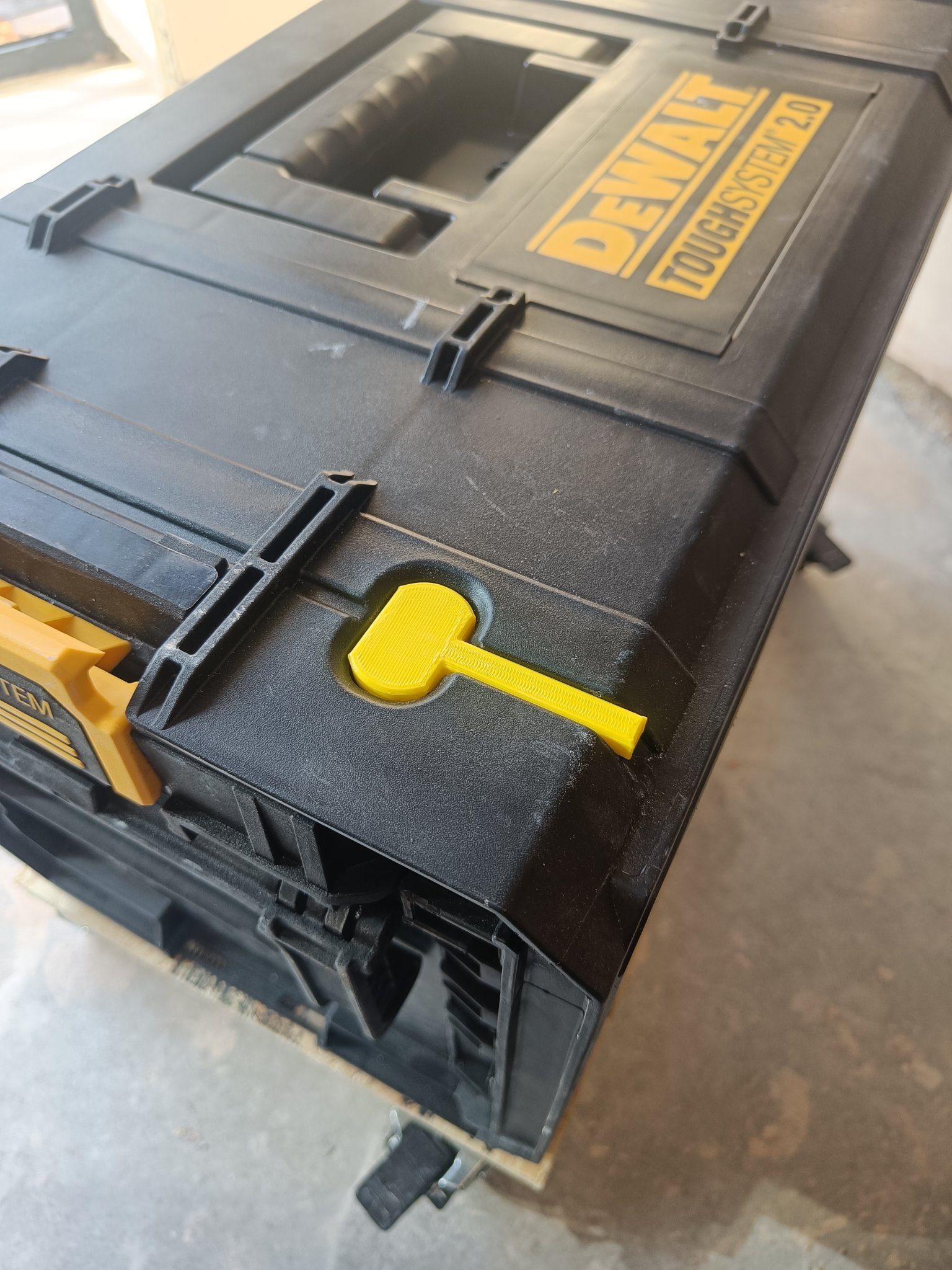 Wedge chống lật cho hộp dụng cụ DeWalt Tough System 2.0