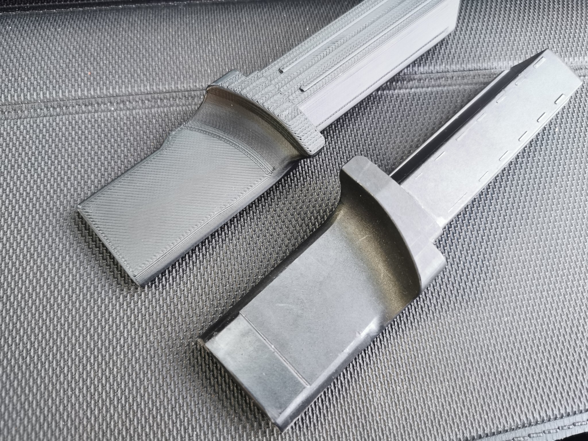 Nắp chặn cho nắp khoang hành lý Skoda Octavia