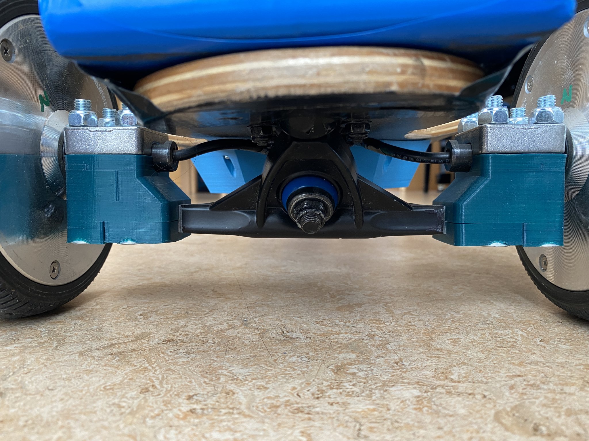 Giá đỡ động cơ cho longboard sử dụng động cơ hoverboard