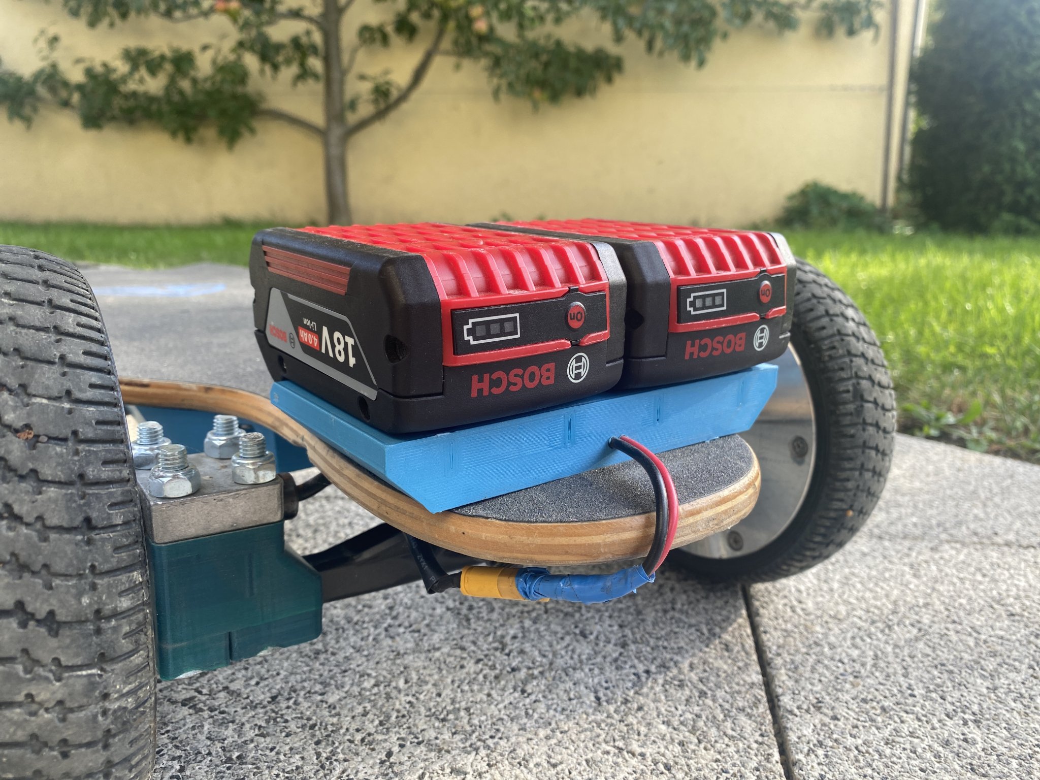 Giá đỡ pin Bosch 18V cho các bề mặt khác nhau