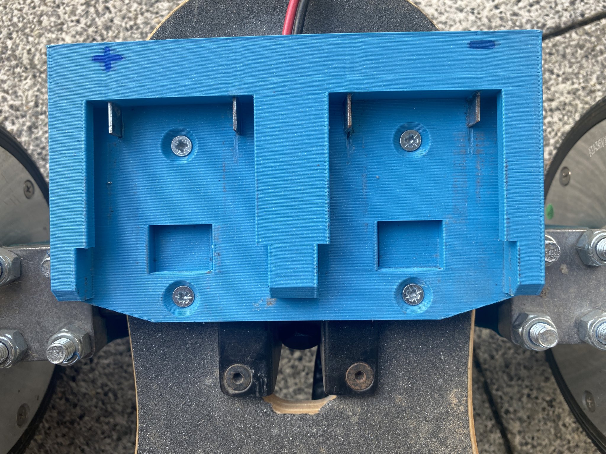 Giá đỡ pin Bosch 18V cho các bề mặt khác nhau