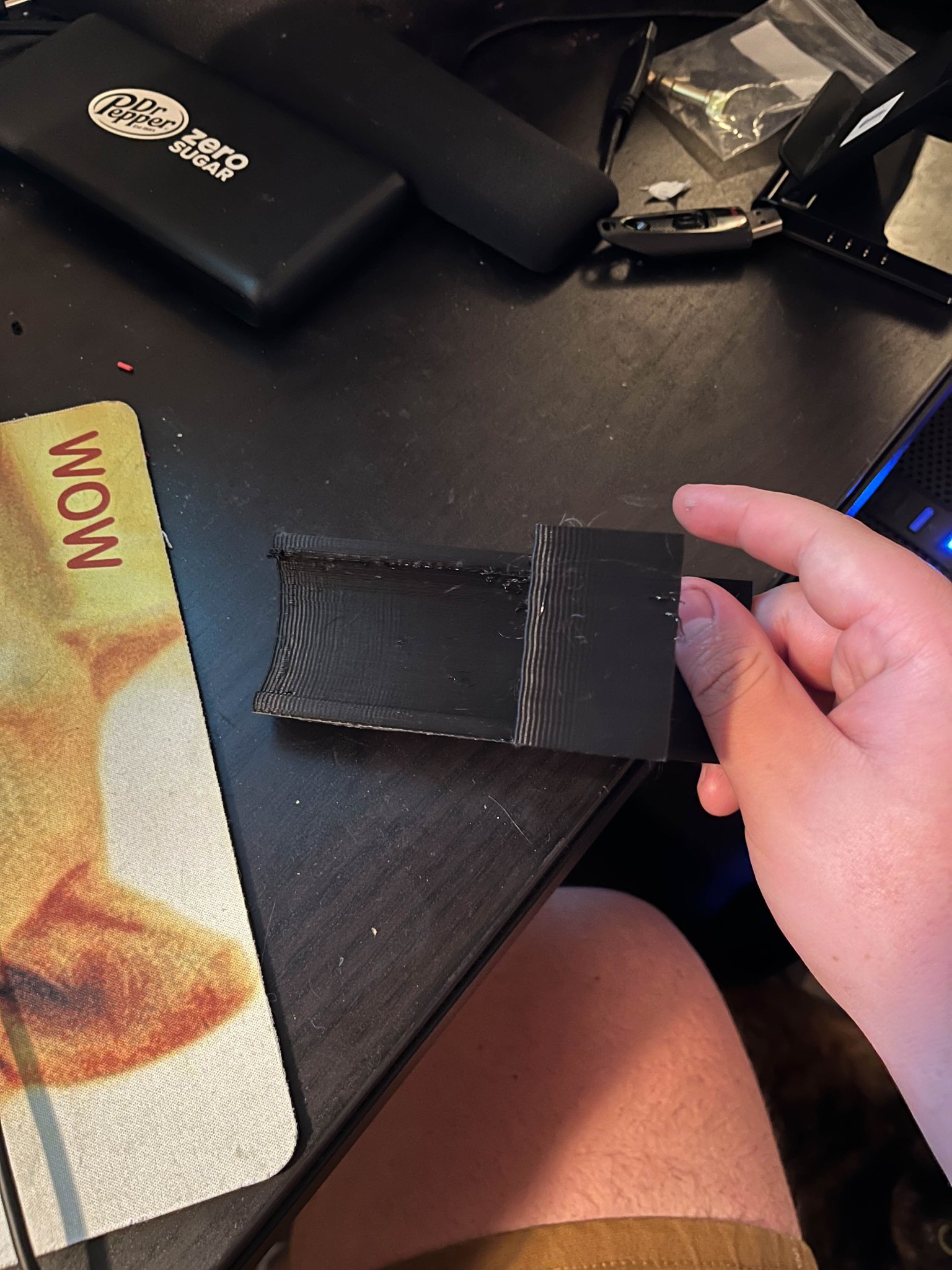 Giá đỡ tai nghe cho bàn làm việc IKEA Bekant