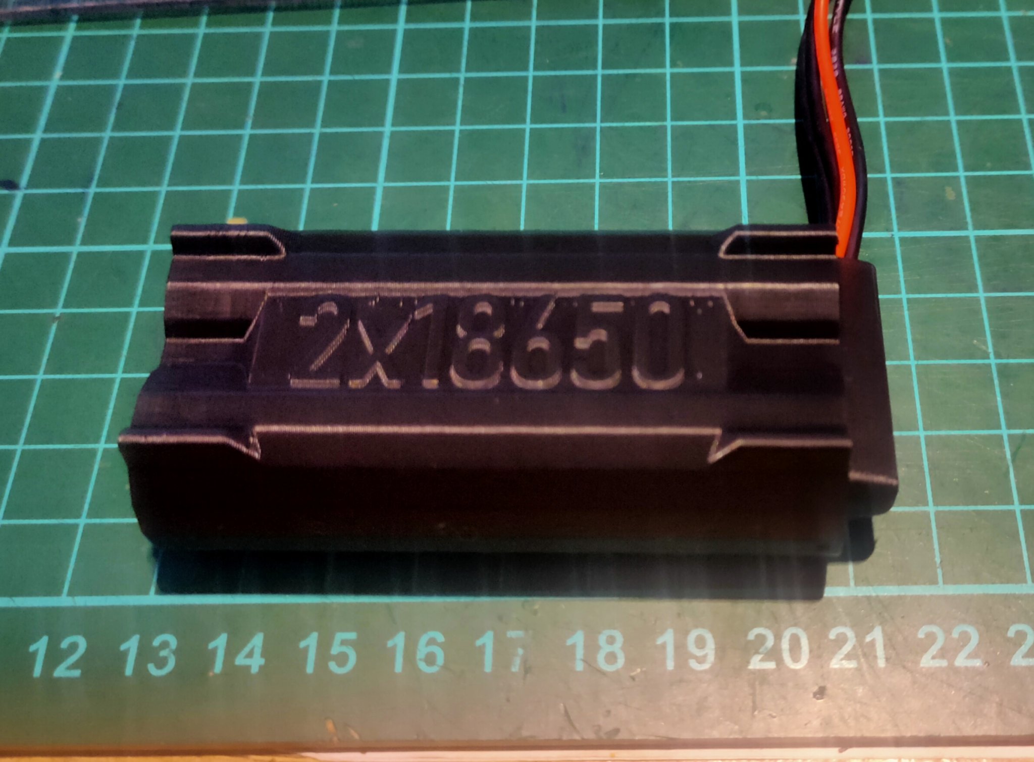 Hộp đơn giản cho 2 pin 18650 dùng cho kính FPV