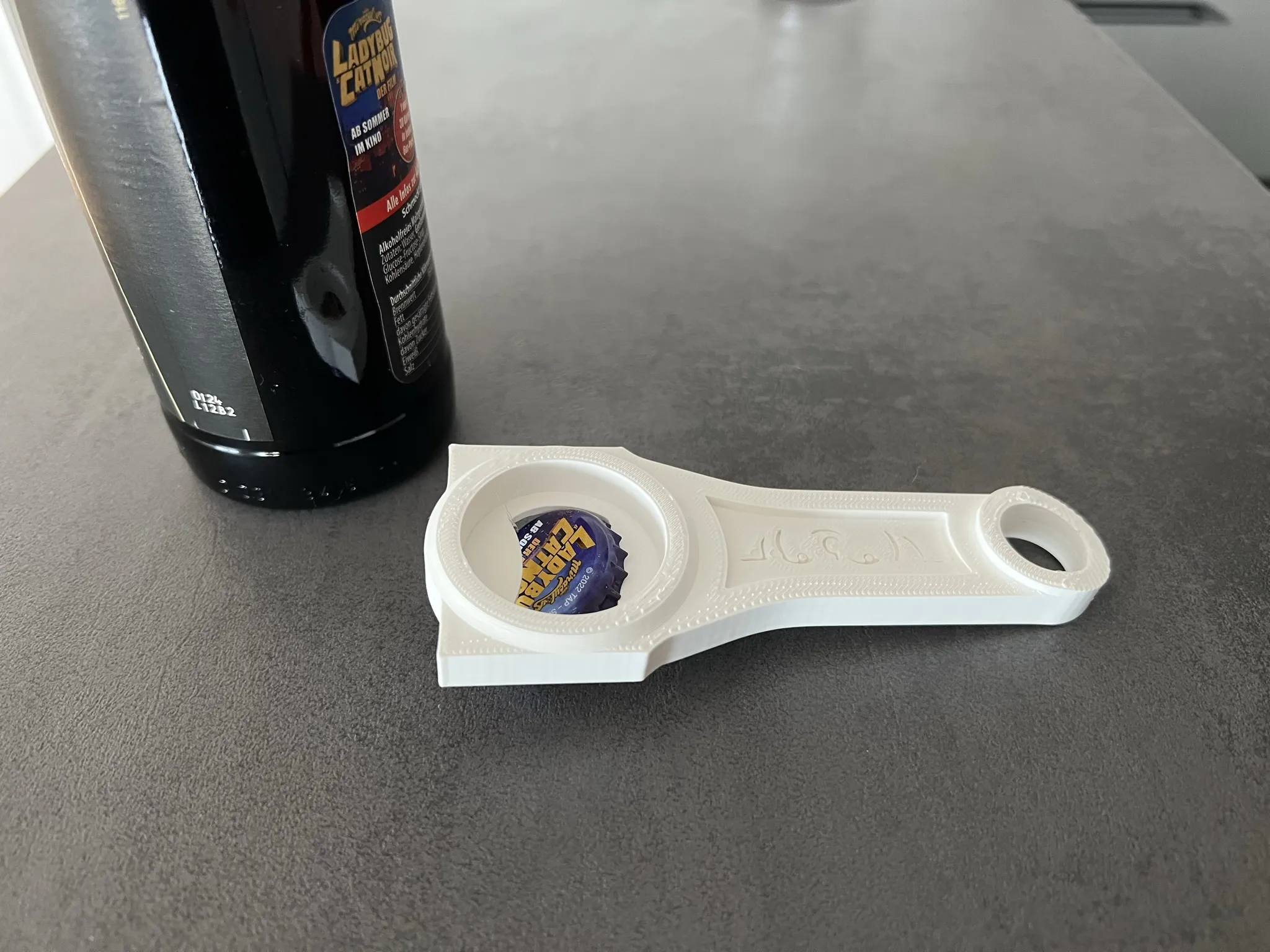 Mở nắp chai hình mặt cười lenny 乁( ° ʖ °)ㄏ