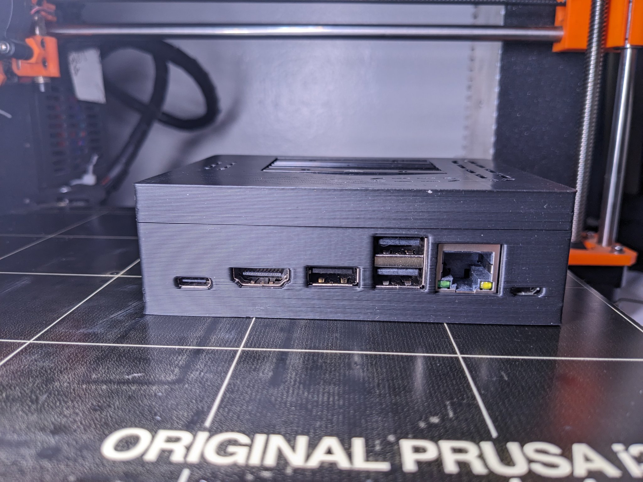 Hộp bảo vệ Jetson Nano gọn nhẹ với điểm kết nối