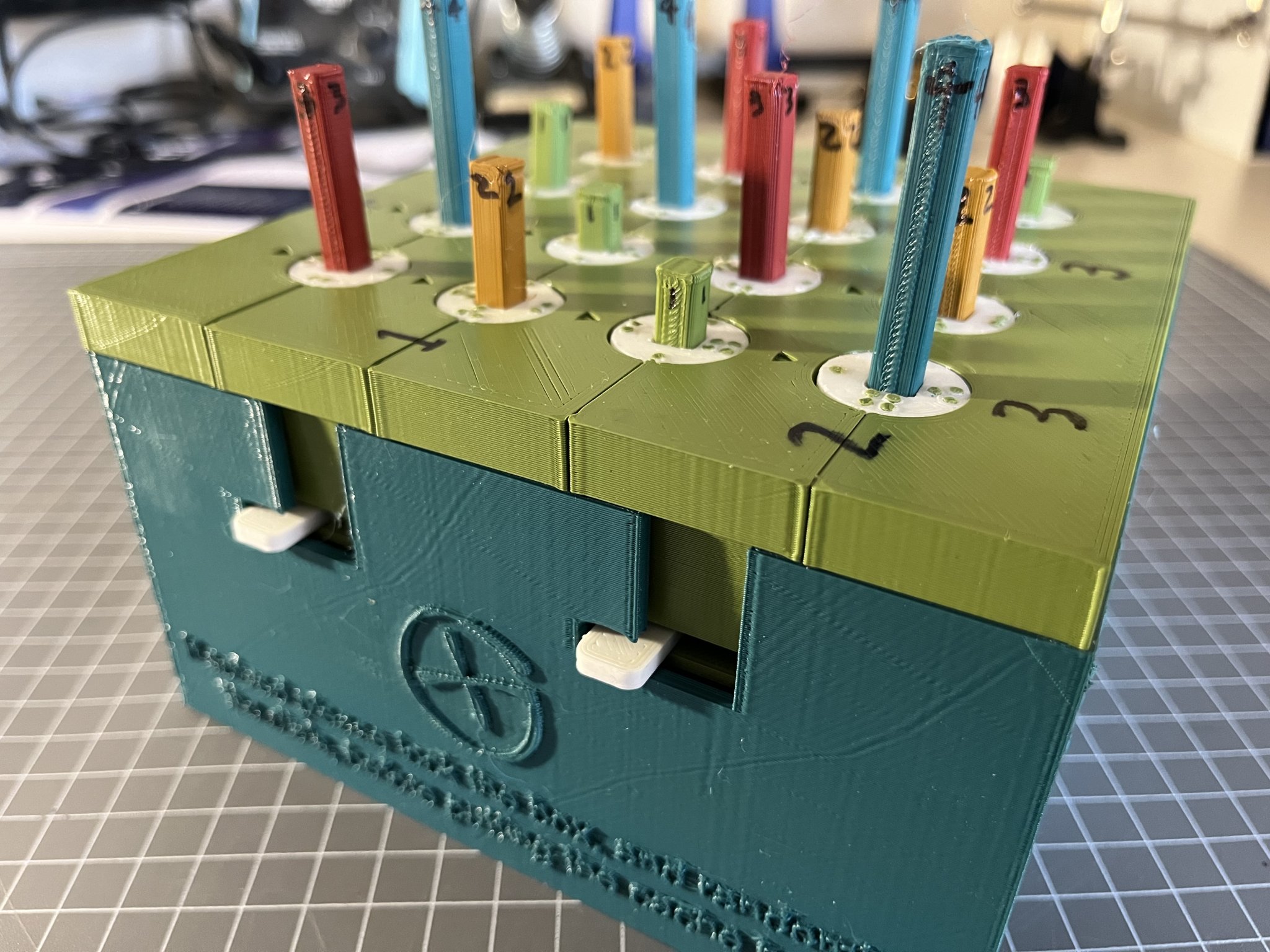 Tháp chọc trời tùy chỉnh cho trò chơi geocache