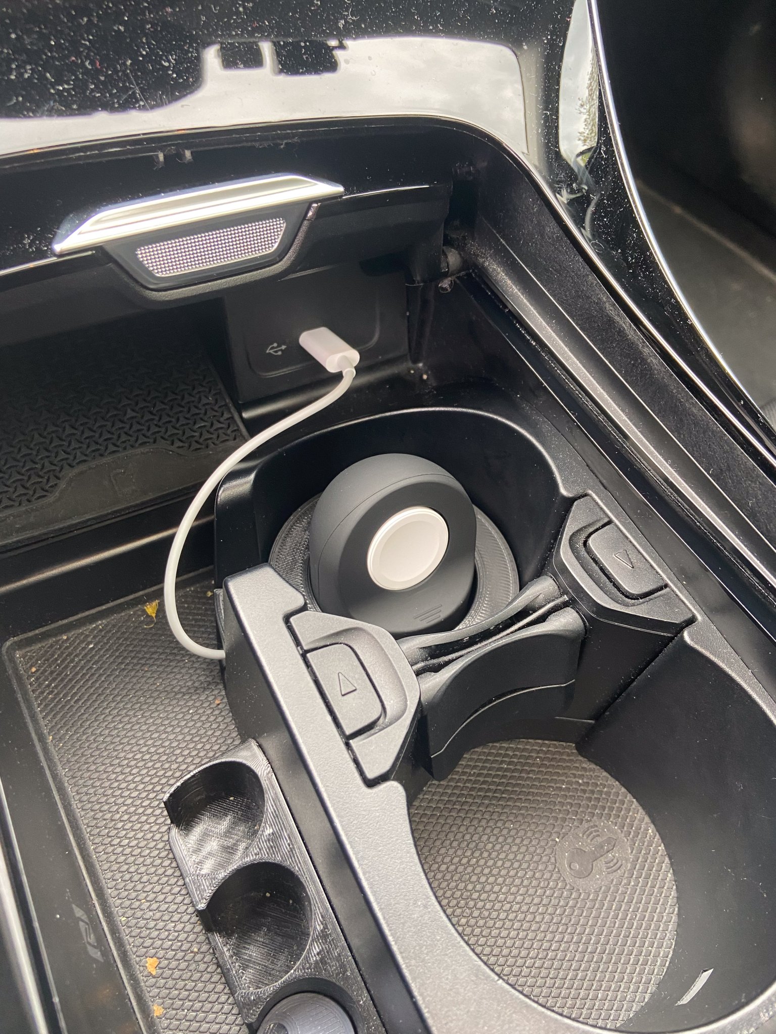 Giá đỡ sạc Apple Watch cho khay để cốc Mercedes C / GLC (2021+)