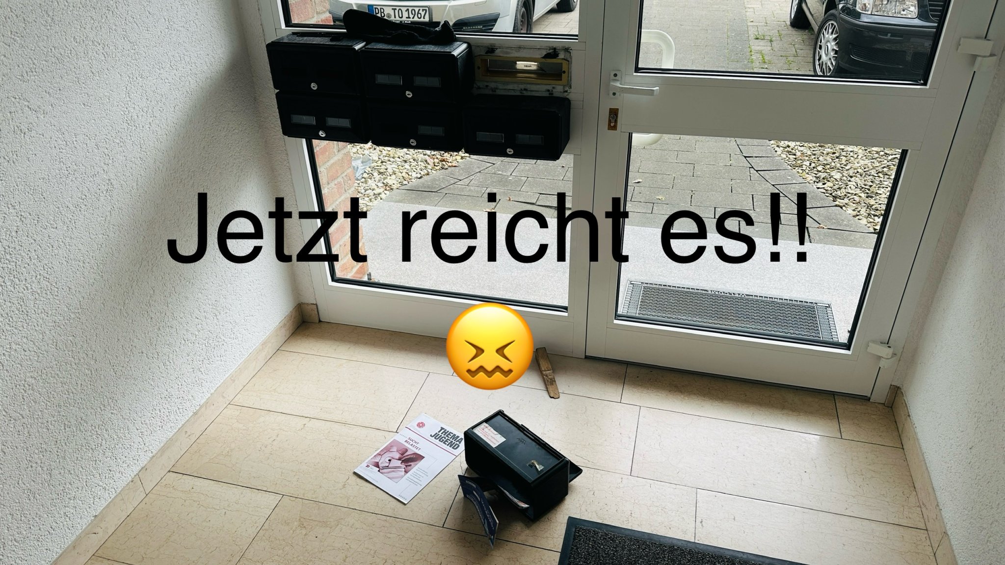 Giá đỡ hộp thư bưu điện với thiết kế tùy chỉnh