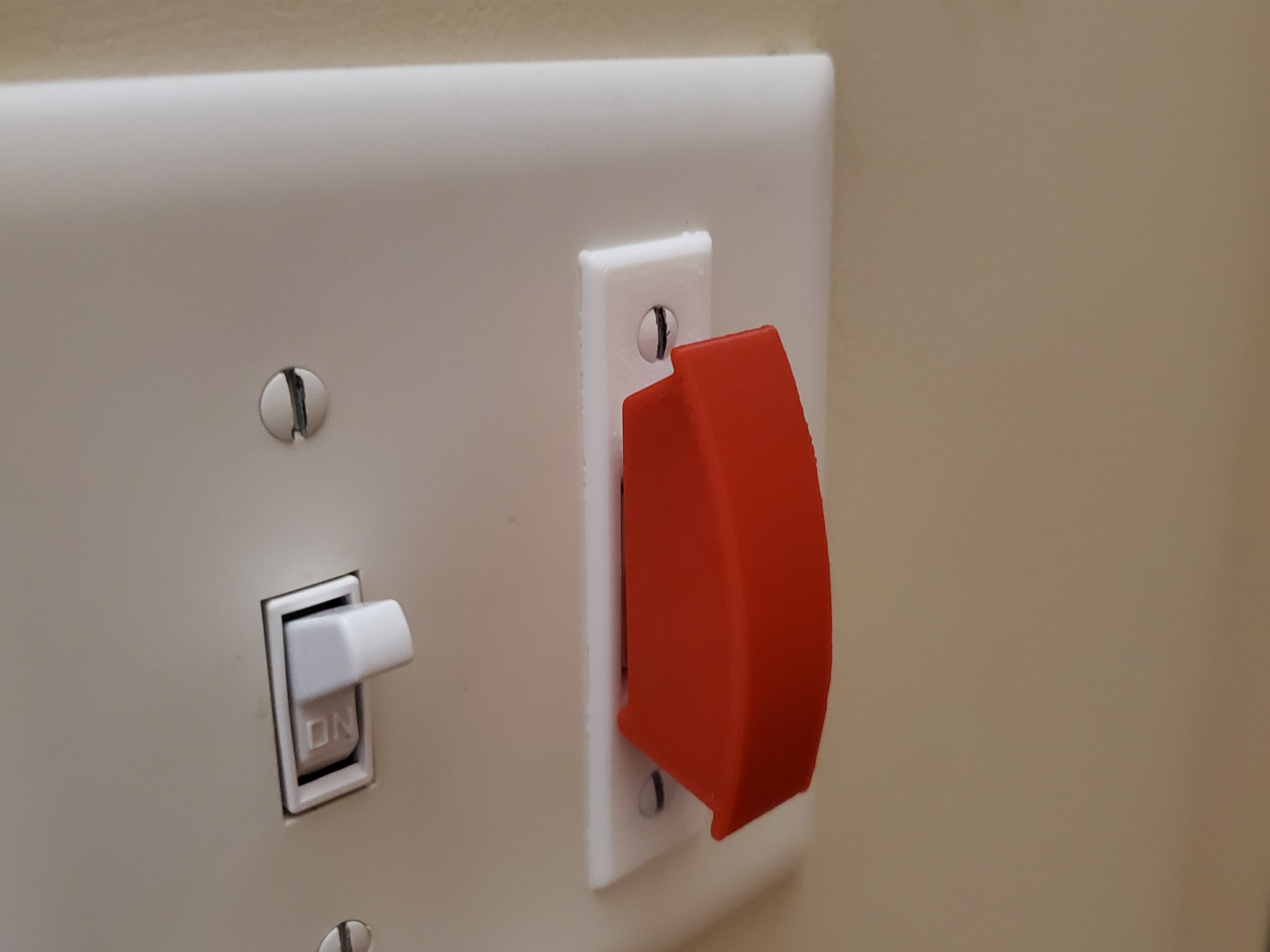 Nắp công tắc điện bảo vệ máy in 3D khỏi bị tắt nguồn