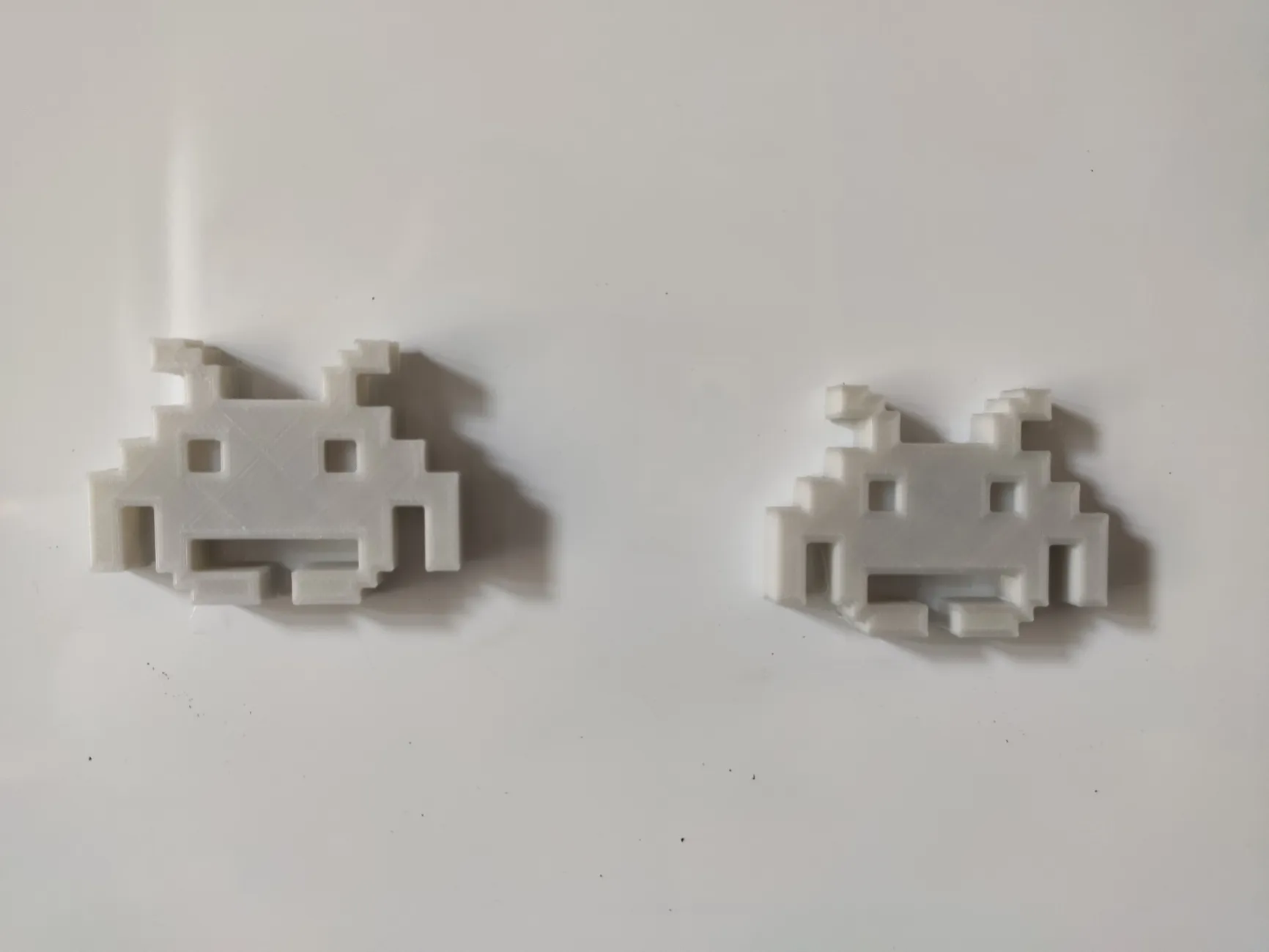 Kẻ xâm lược không gian với nam châm 10mm