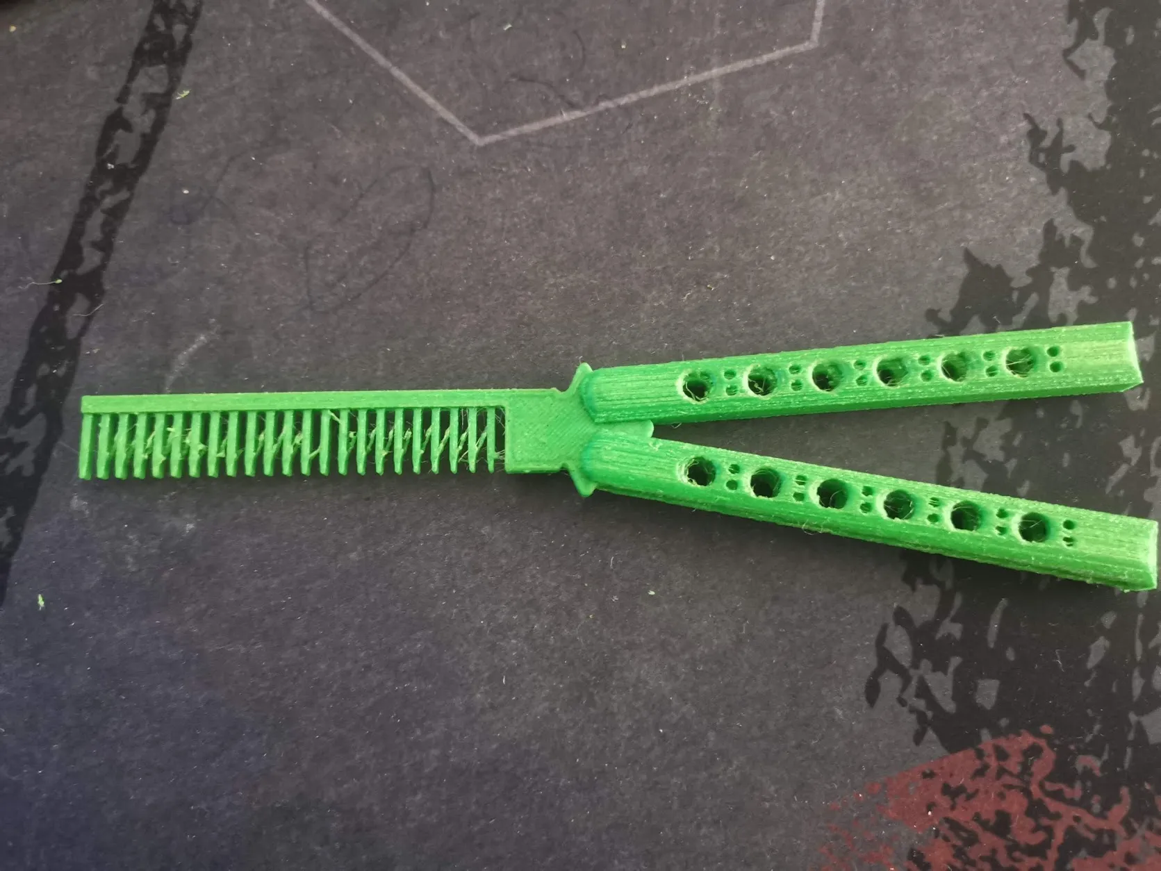 Dao cắt tóc đơn giản