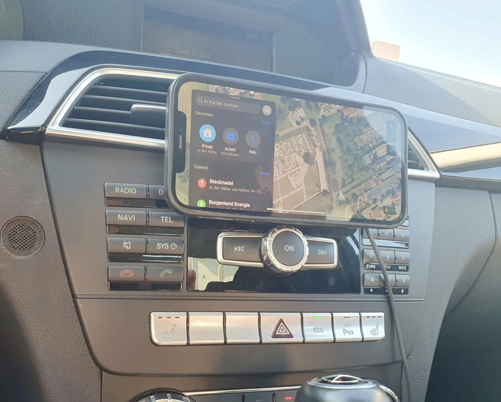 Giá đỡ sạc Magsafe cho iPhone trong khe CD ô tô