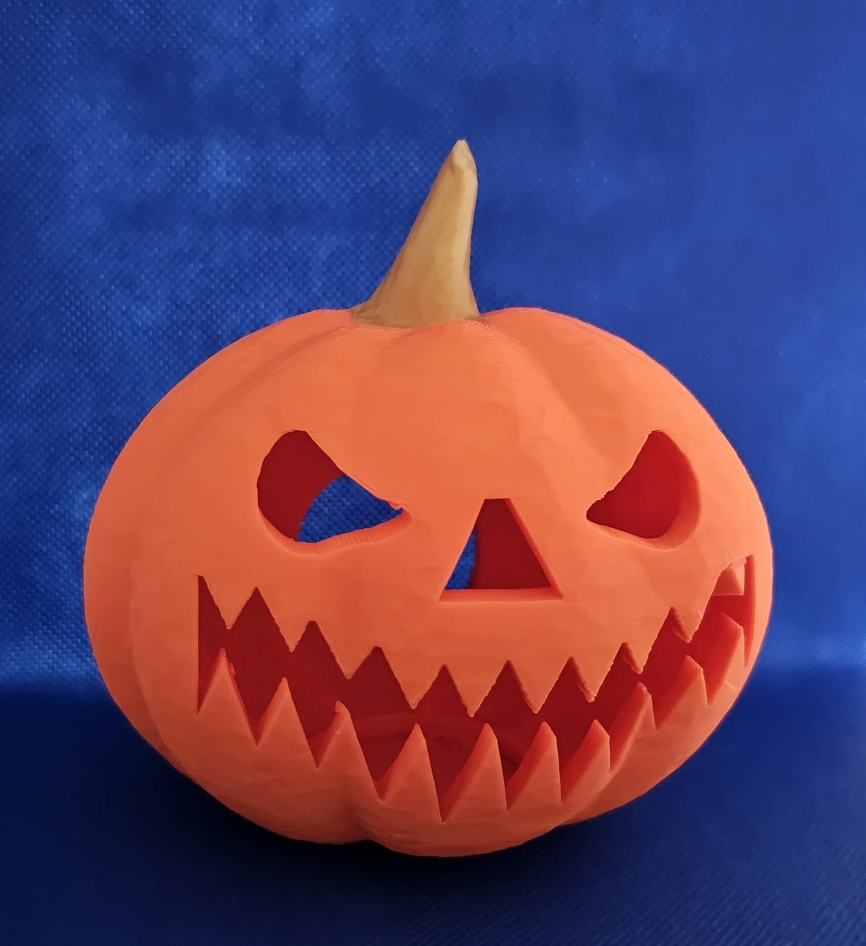 Đèn trang trí bí ngô đáng sợ cho mùa Halloween