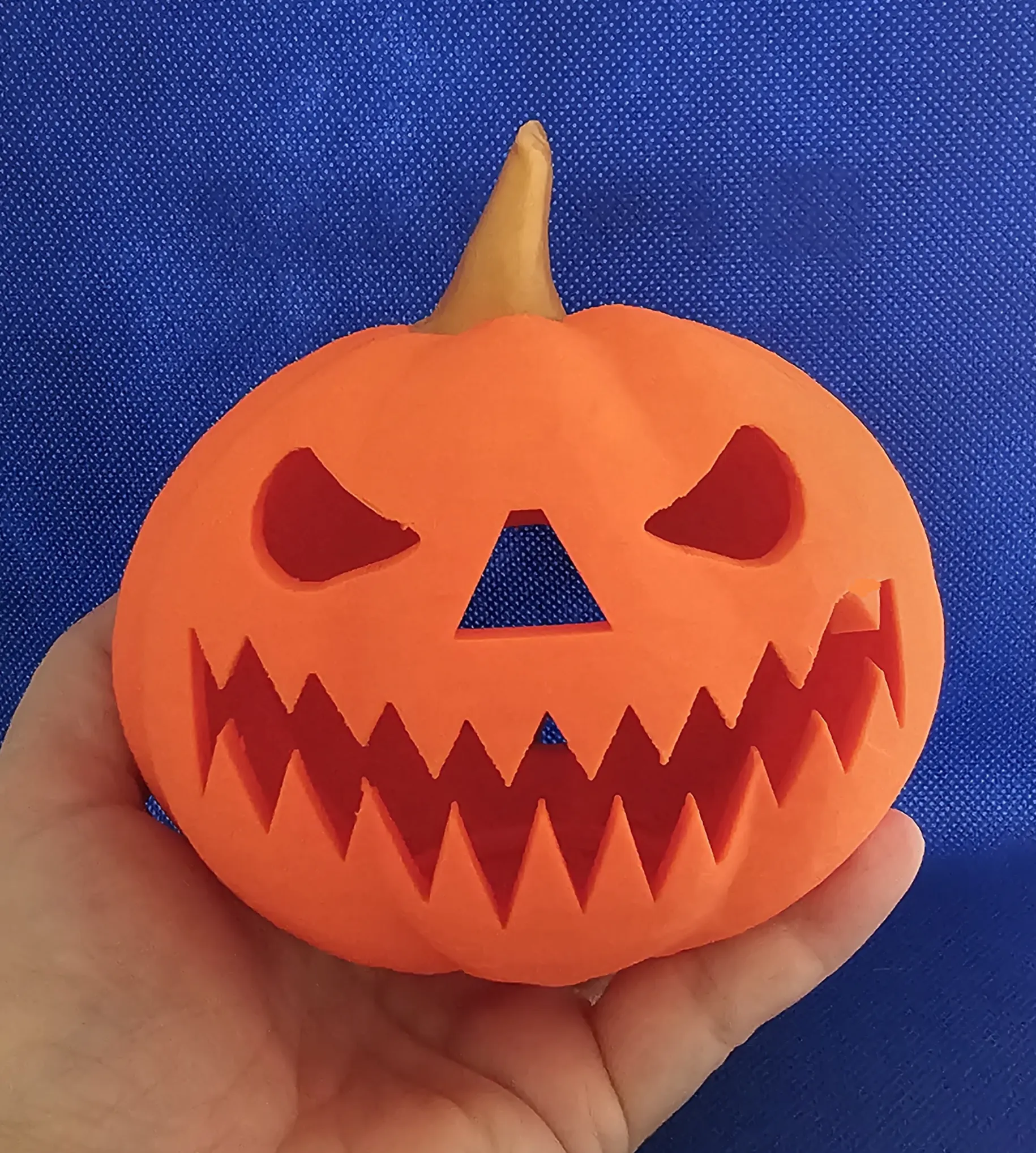 Đèn trang trí bí ngô đáng sợ cho mùa Halloween