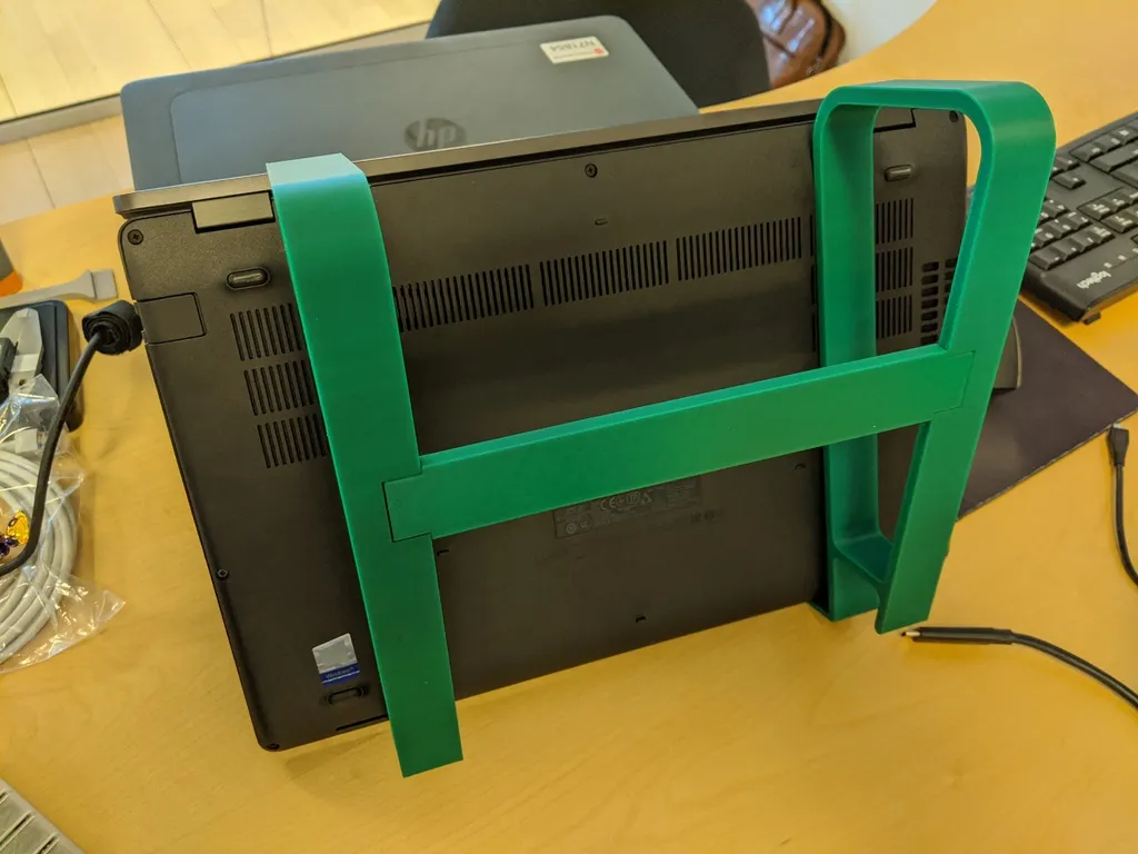 Giá đỡ laptop lớn (15") với khớp nối dovetail