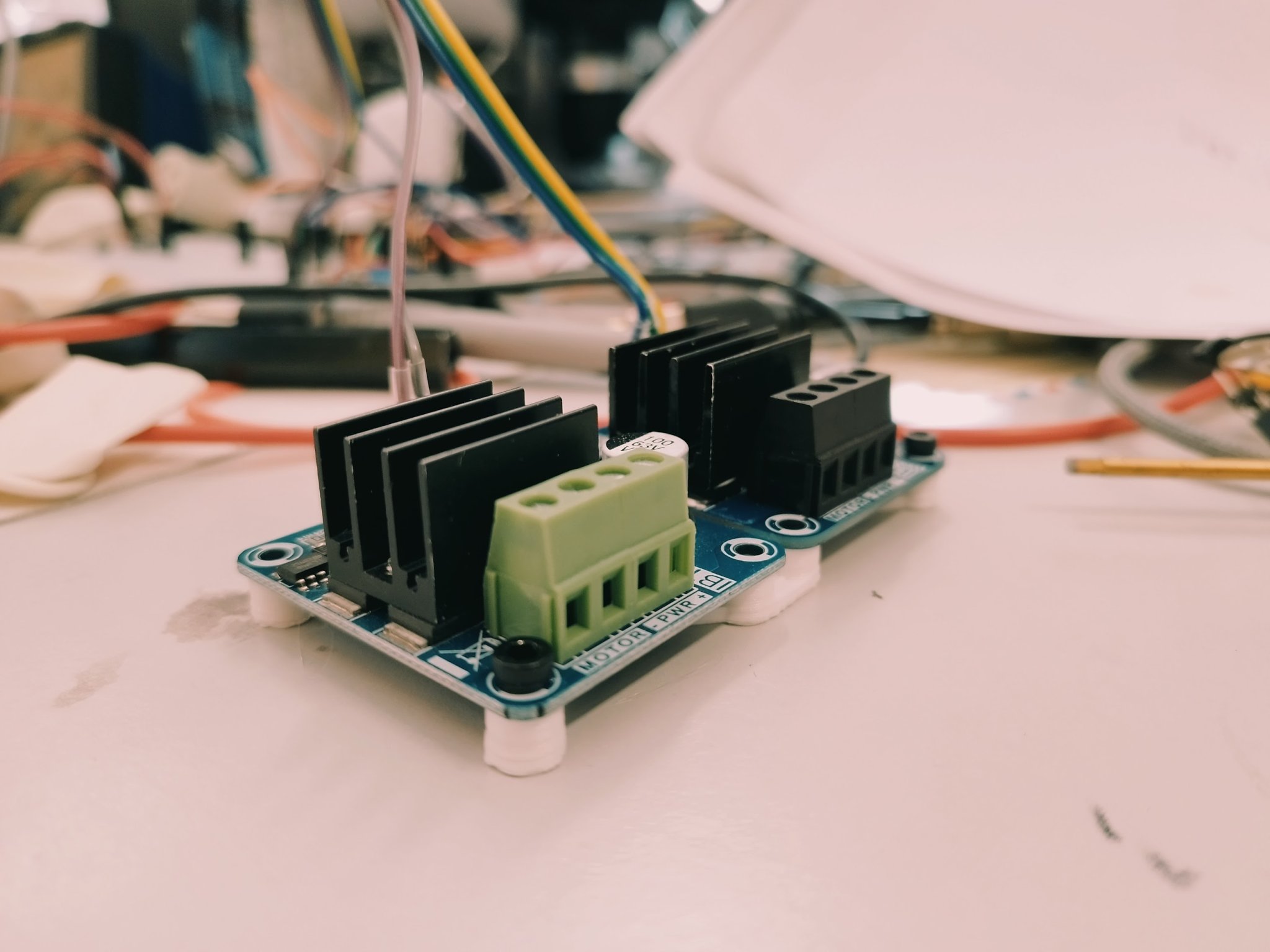 Giá đỡ PCB tối giản cho bộ điều khiển động cơ H Bridge IBT-4