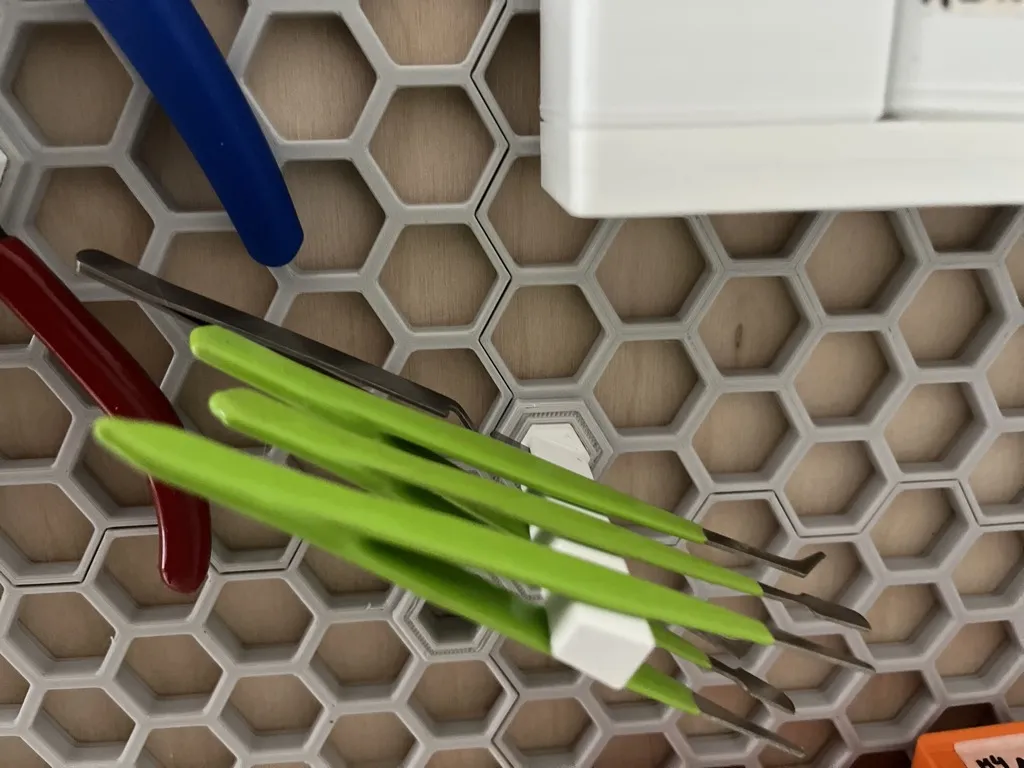 Giá đỡ nhíp tường dạng tổ ong (HCW) dễ tiếp cận