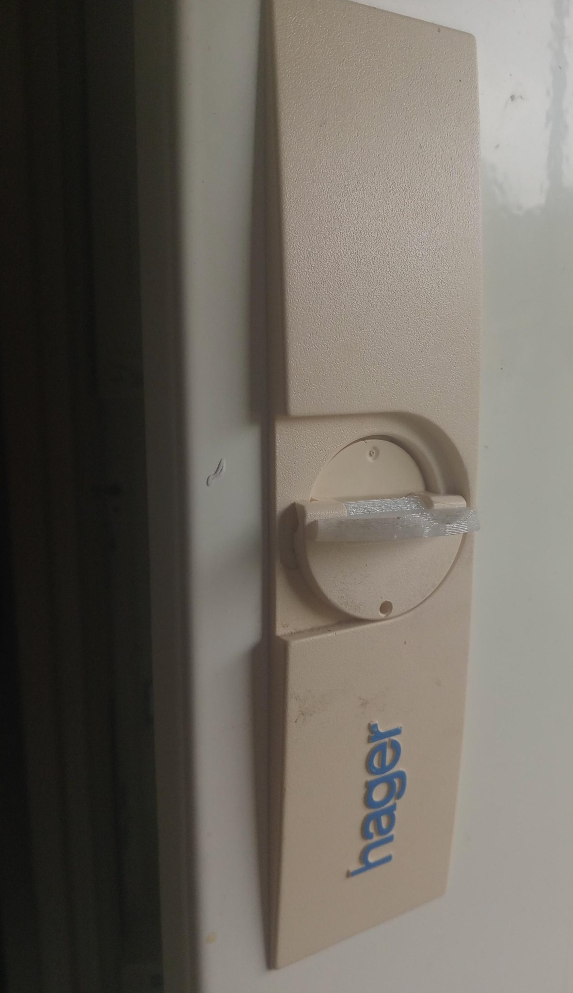 Cần gạt cửa thay thế cho tủ điện hager univers z