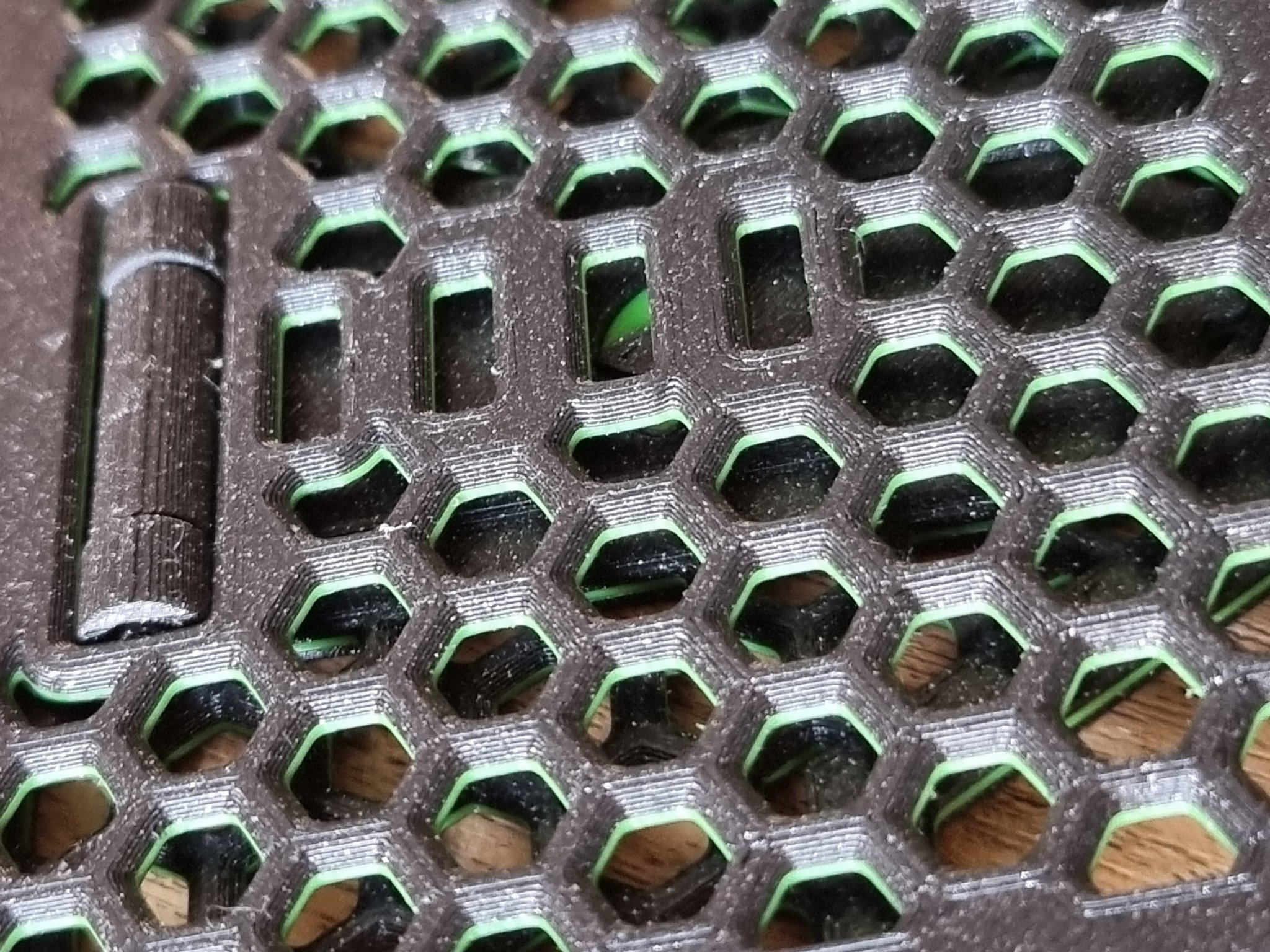 Giá đỡ điện thoại tổ ong có thể gập lại, điều chỉnh, nhiều màu sắc.