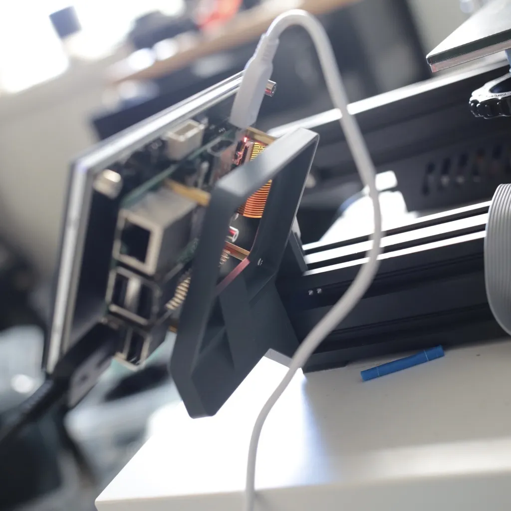 Giá đỡ màn hình Raspberry Pi cho máy in Ender 3