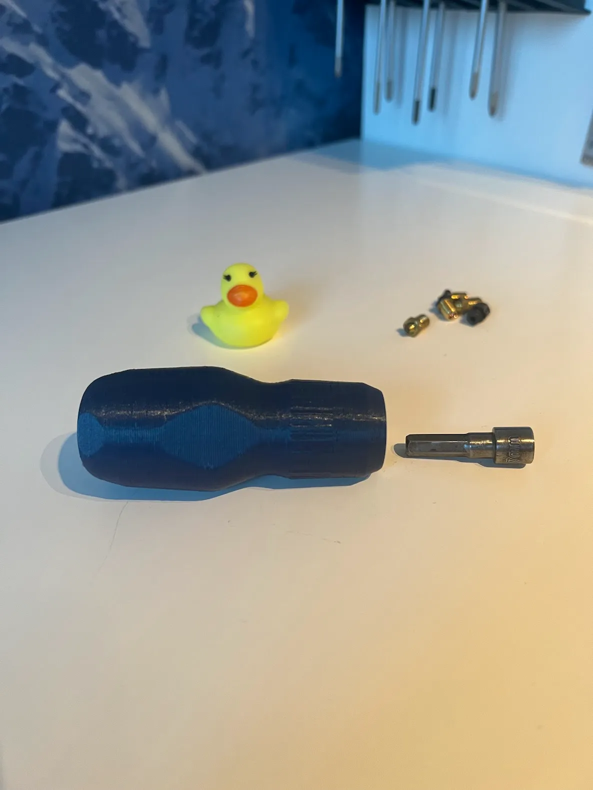 Cán tua vít cho việc thay đầu vòi dễ dàng