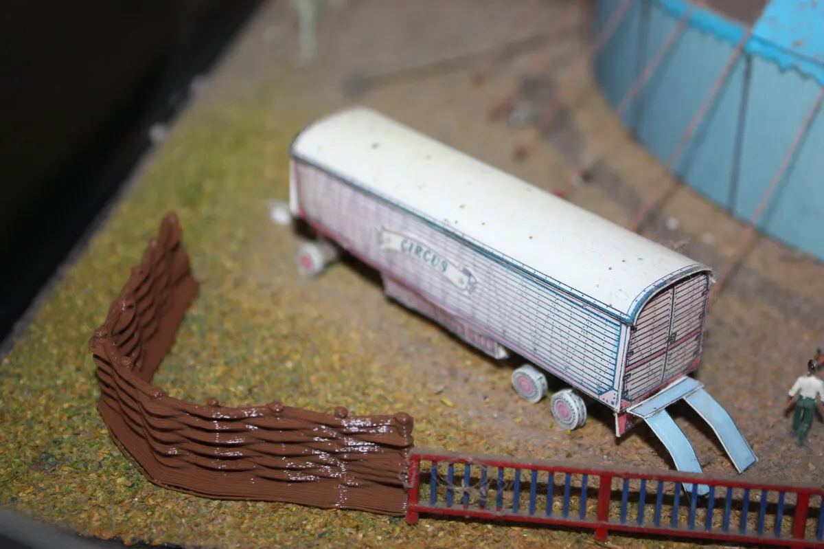 Hàng rào gỗ DaD hình vuông phong cách REMIX