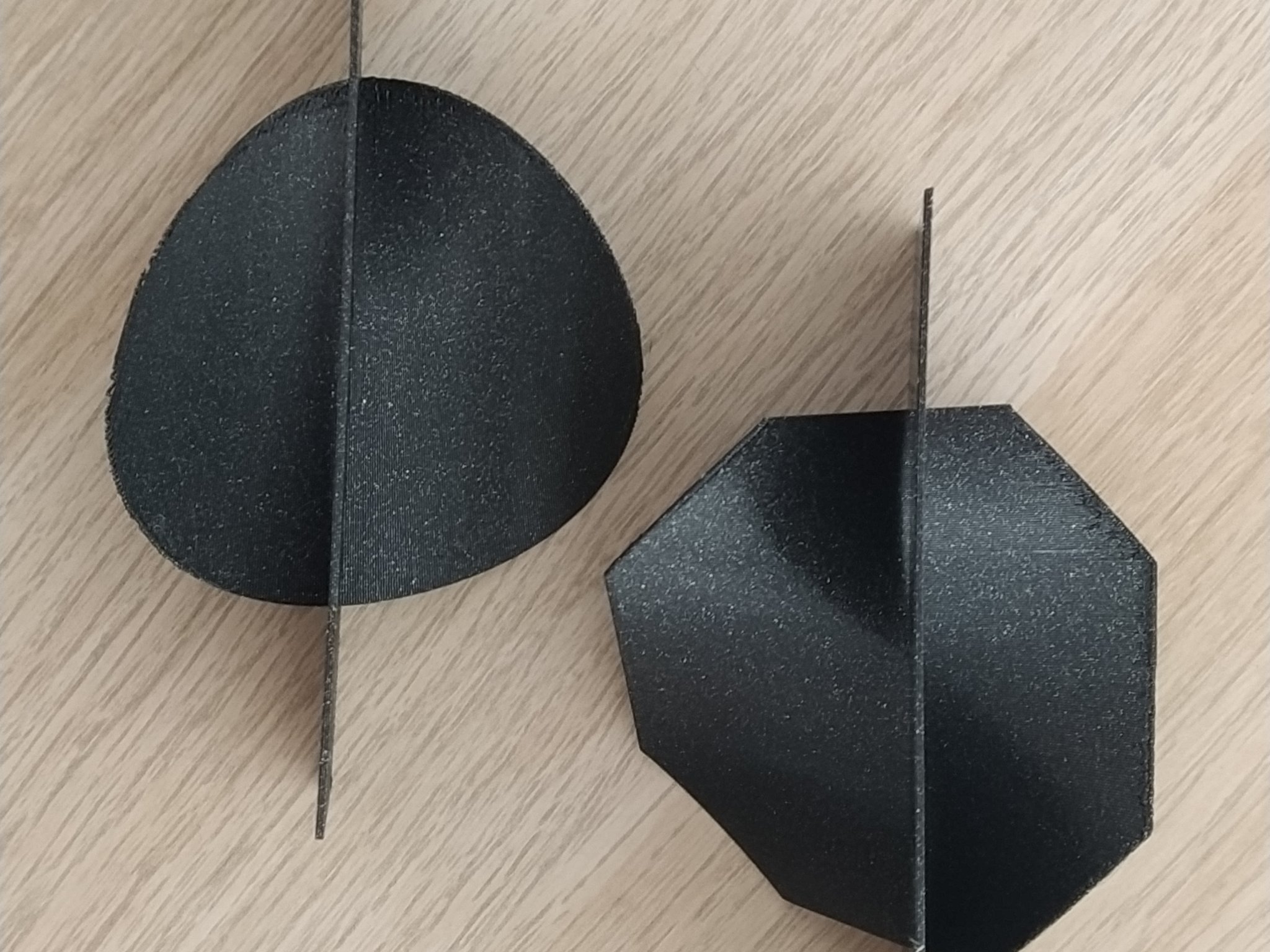 Trò chơi khéo léo với chip và khe hẹp