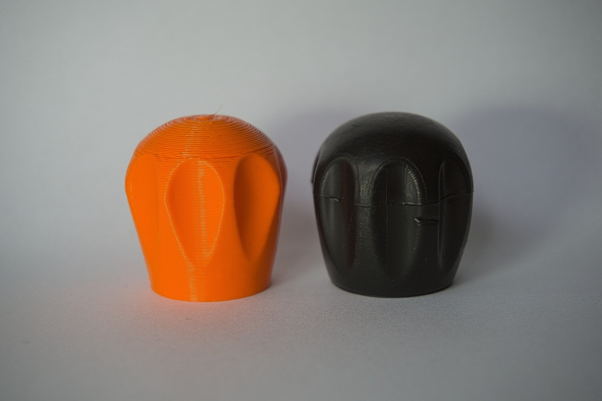 Bàn ủi AquaPur với chân chống trượt cải tiến