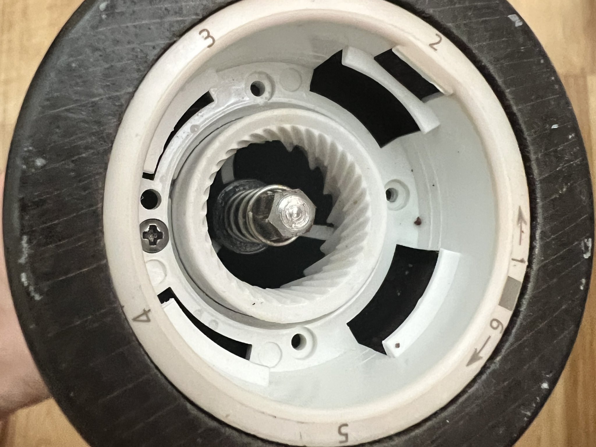 Thay thế vòng giữ cho máy xay tiêu Zassenhaus