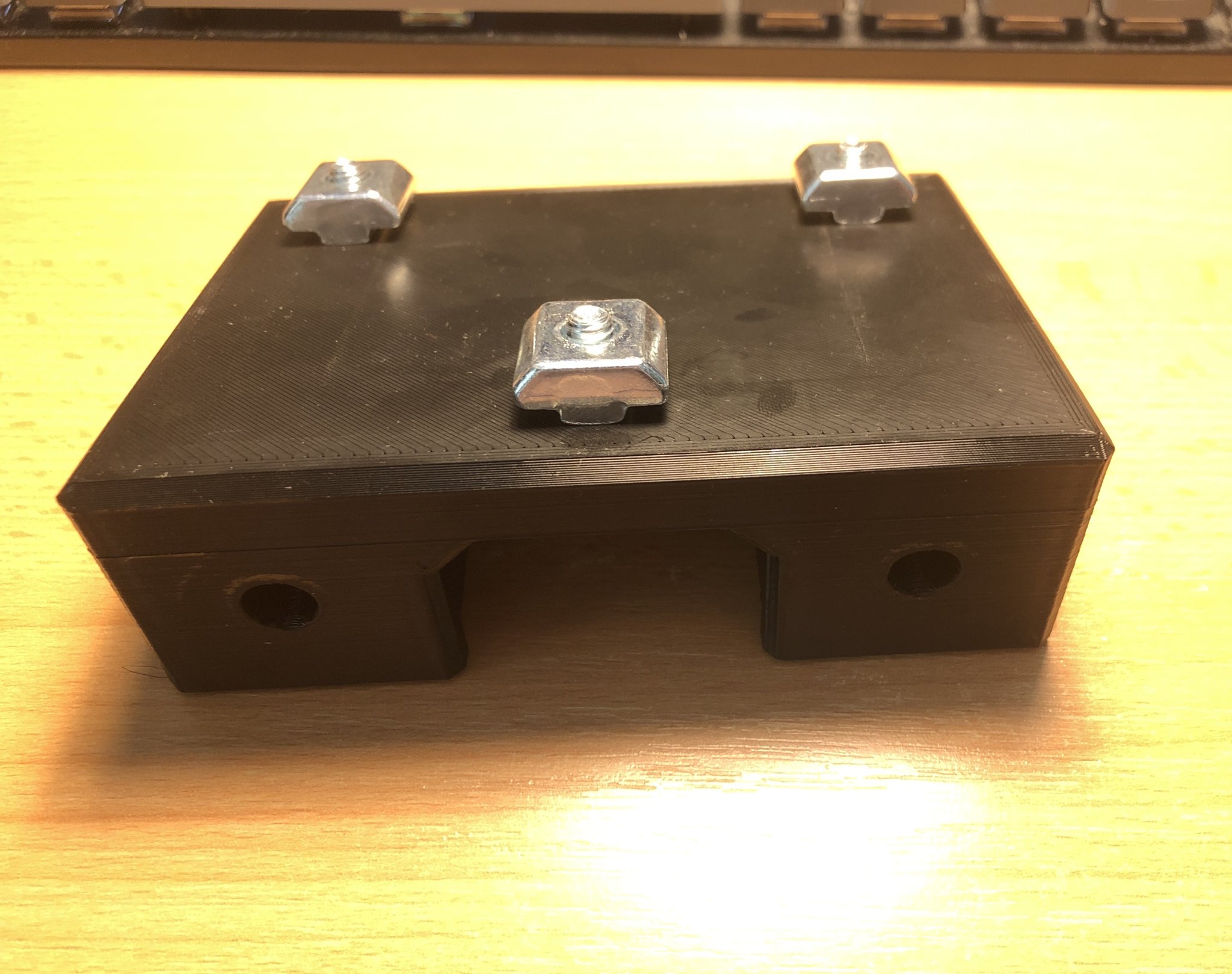 Giá đỡ bàn Fanatec CSL DD với chân cao su