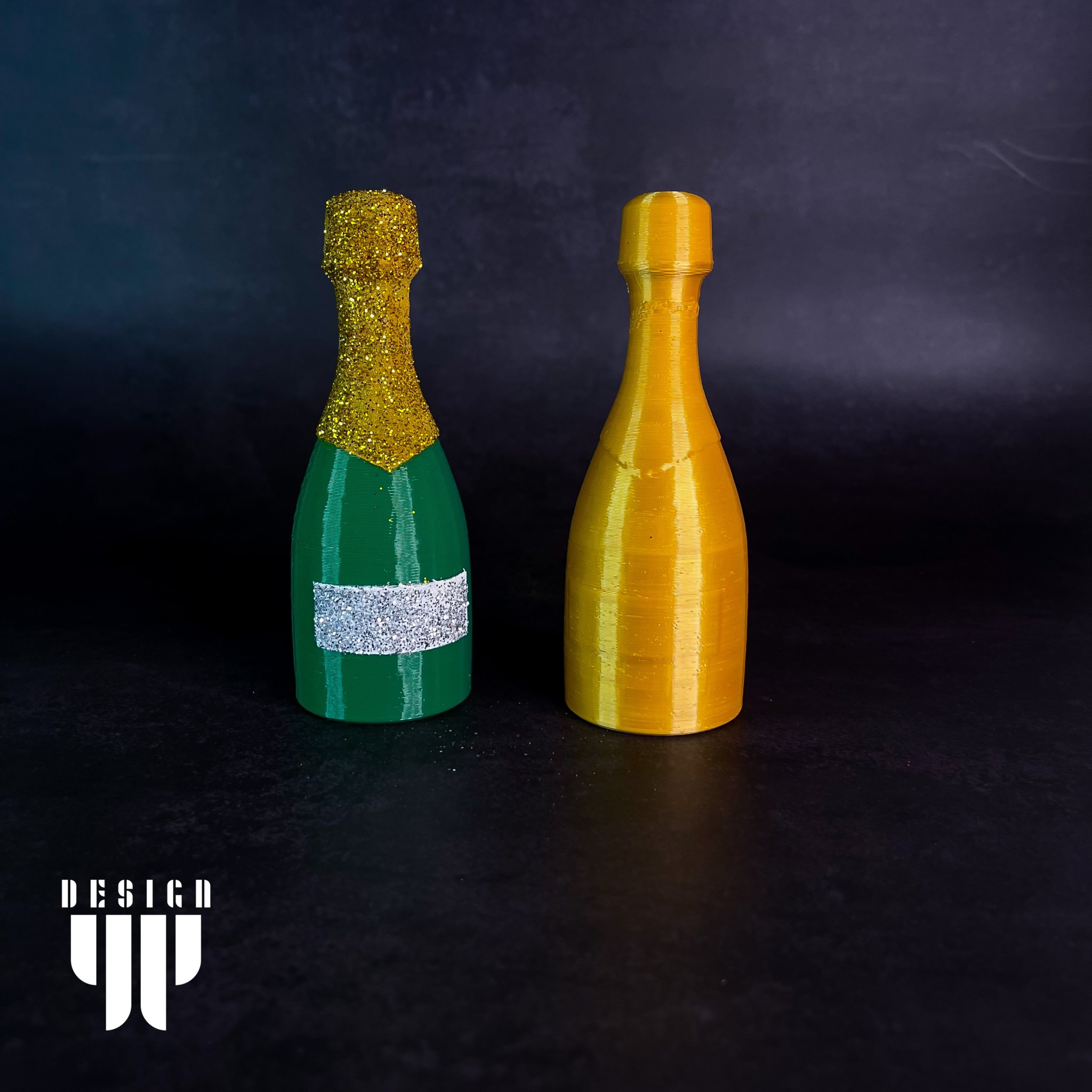 Chai sâm panh mini dễ thương với thiết kế móc chìa khóa