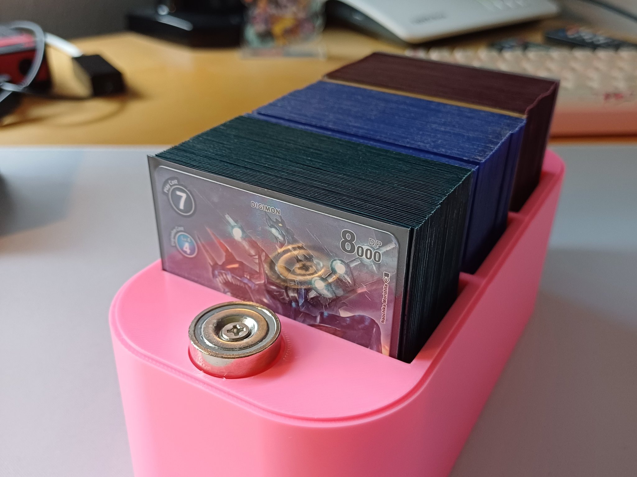 Hộp đựng bài Digimon TCG từ tính cho ba bộ bài