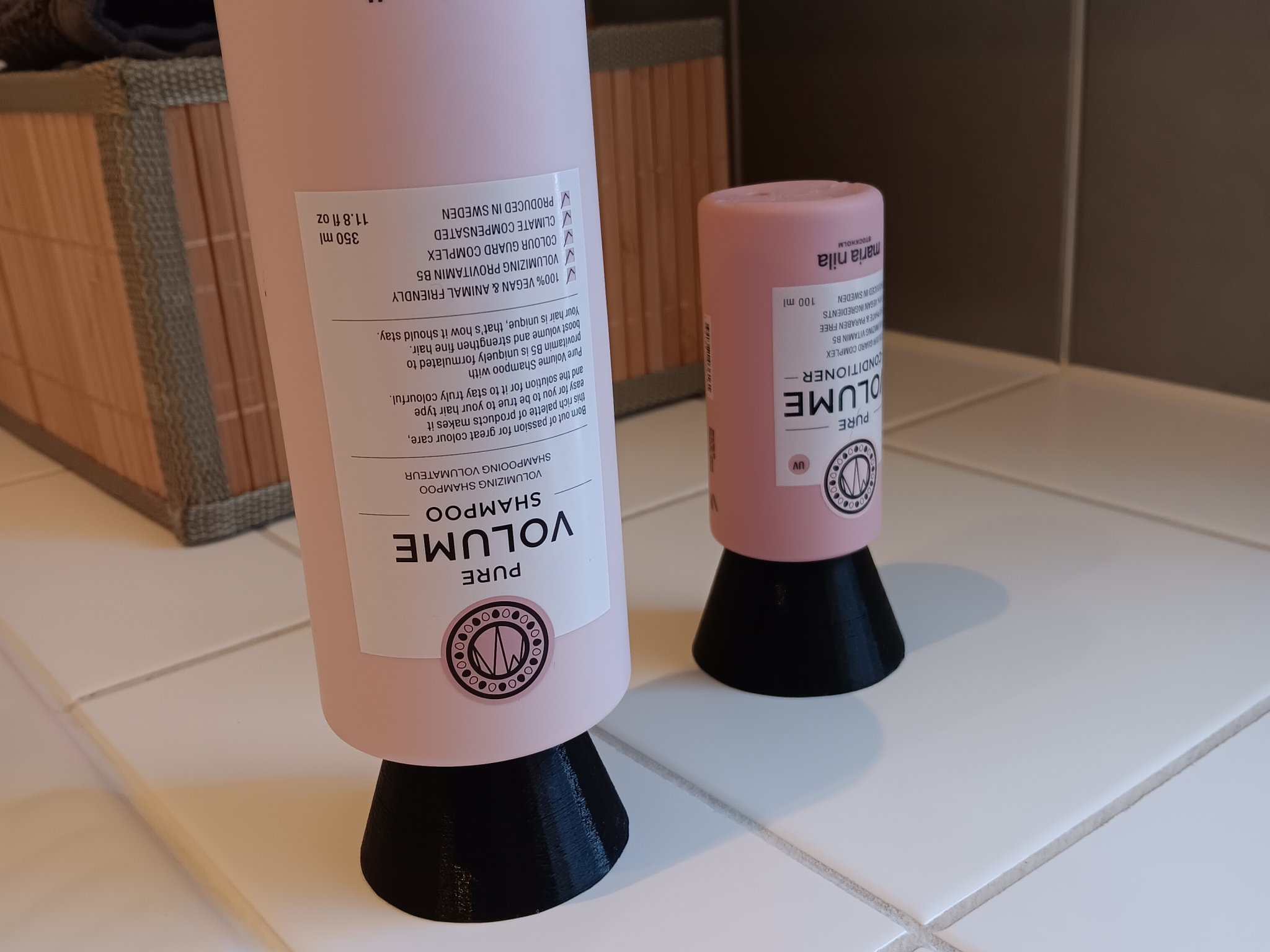 Giá đỡ chai đứng cho sản phẩm chăm sóc cá nhân