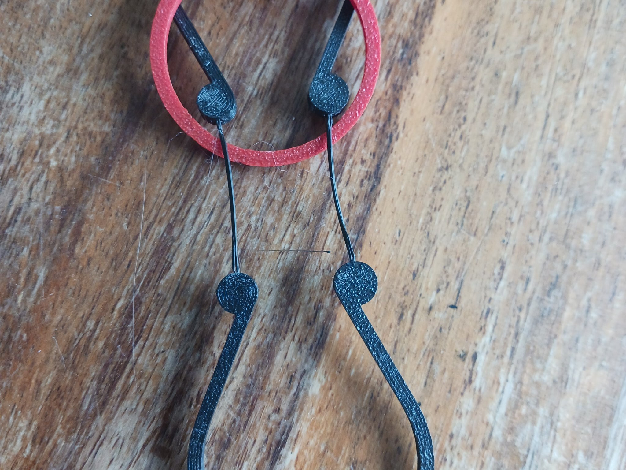 Câu đố tháo nhẫn đầy thách thức và thú vị