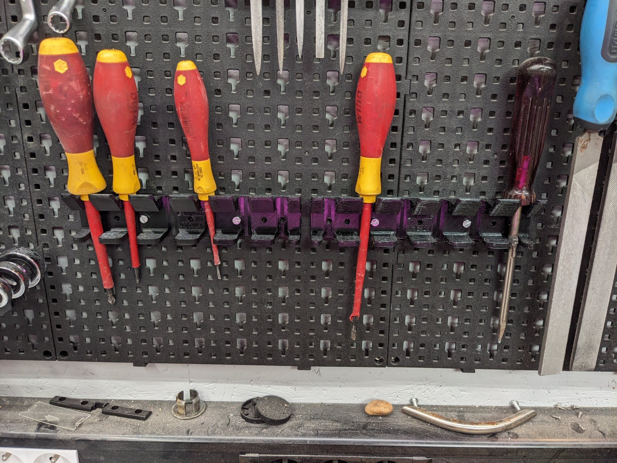 Giá đỡ tua vít 6 vị trí gắn tường