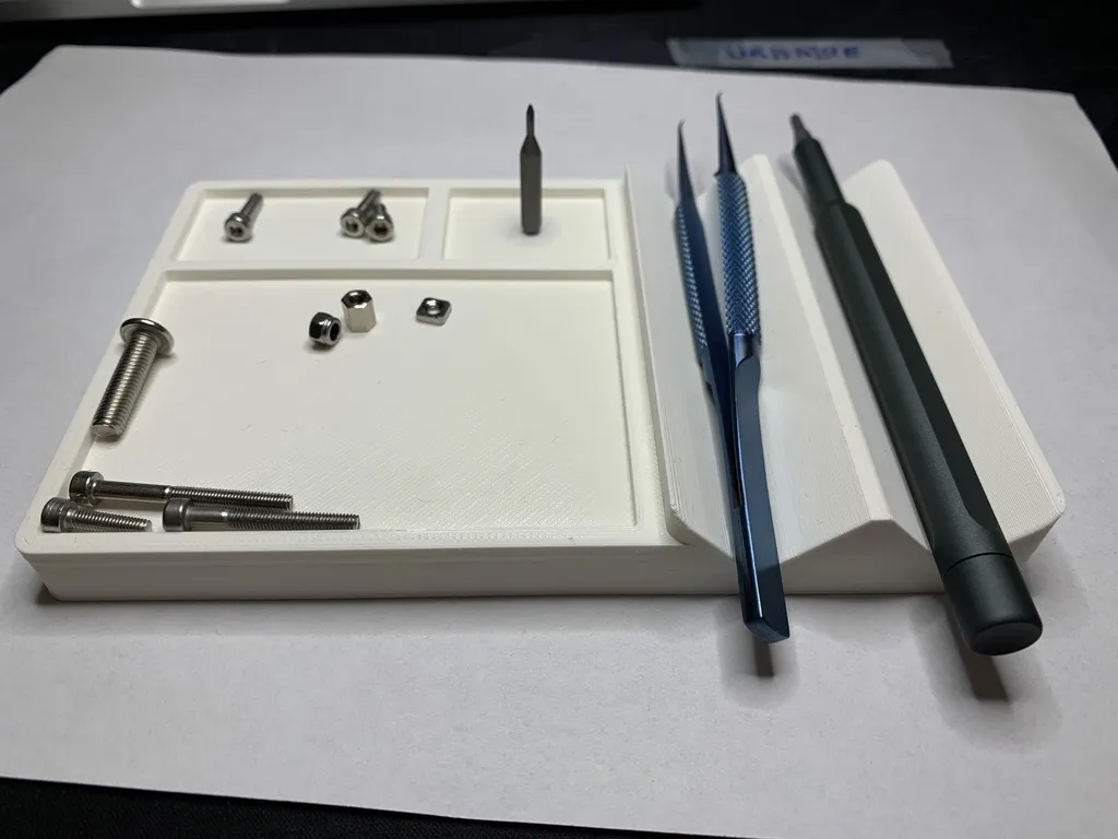 Giá đỡ cho linh kiện điện tử và bánh răng nhỏ