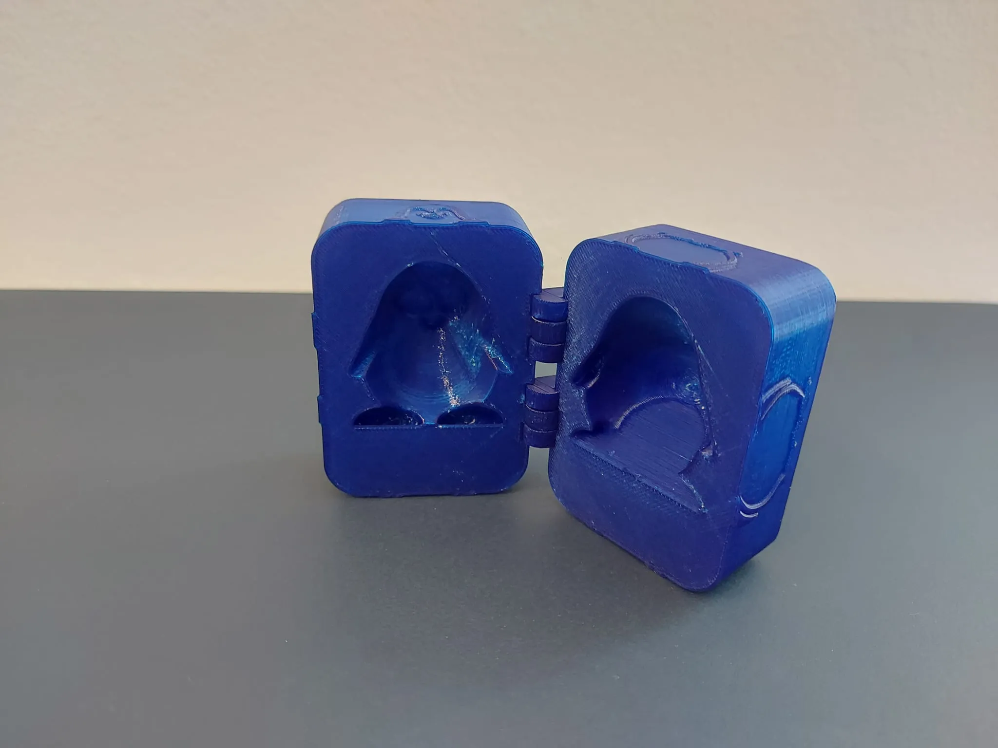 Khuôn chim cánh cụt in liền cho đất nặn Play-Dough