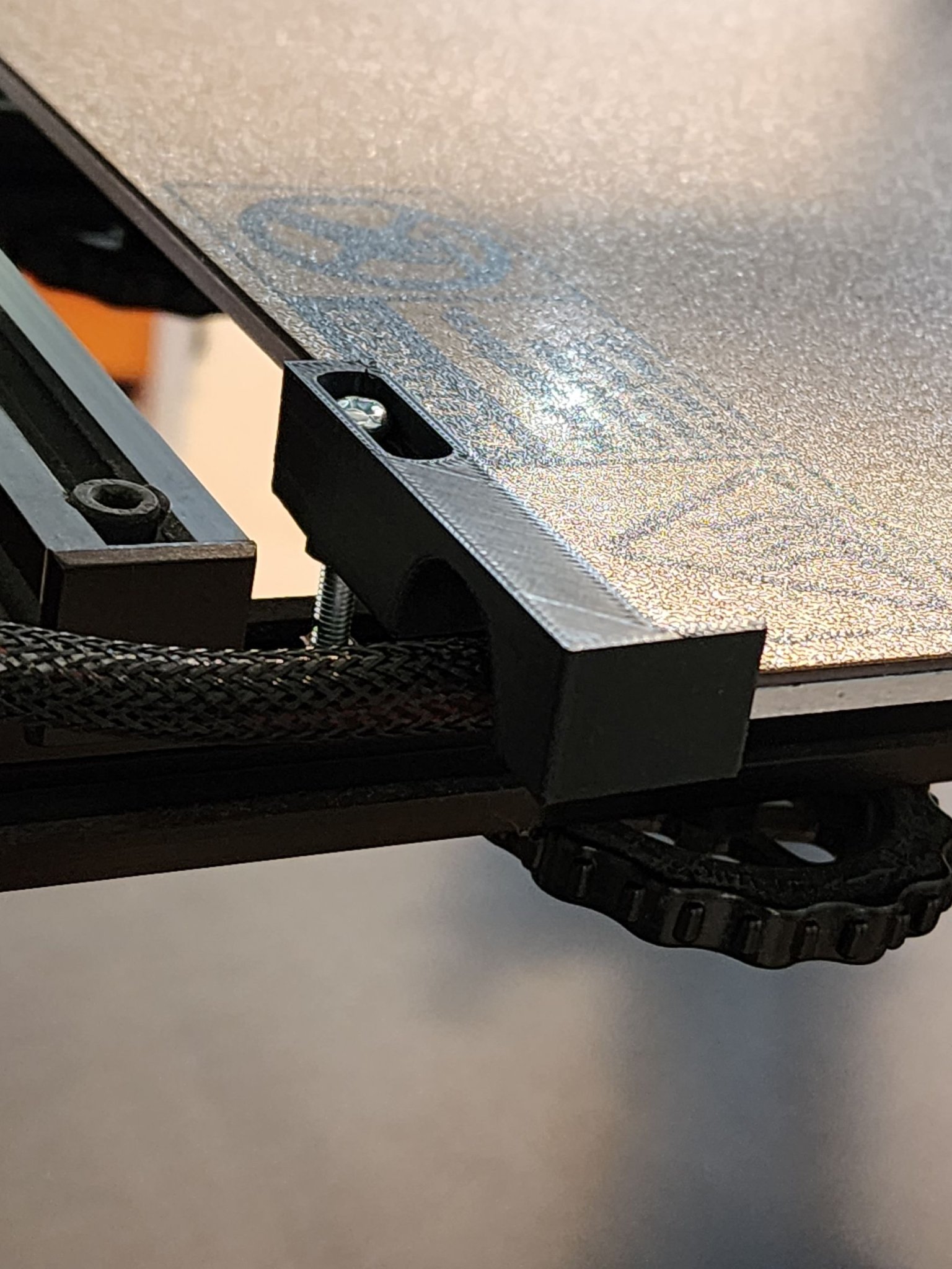 Mô hình cắt lỗ dây hướng dẫn giường PEI phiên bản lật