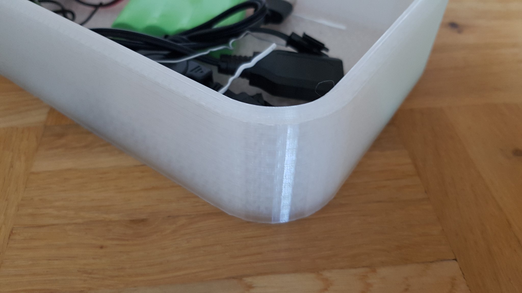 Thùng xếp chồng đa dạng thiết kế kích thước 196x136x47mm