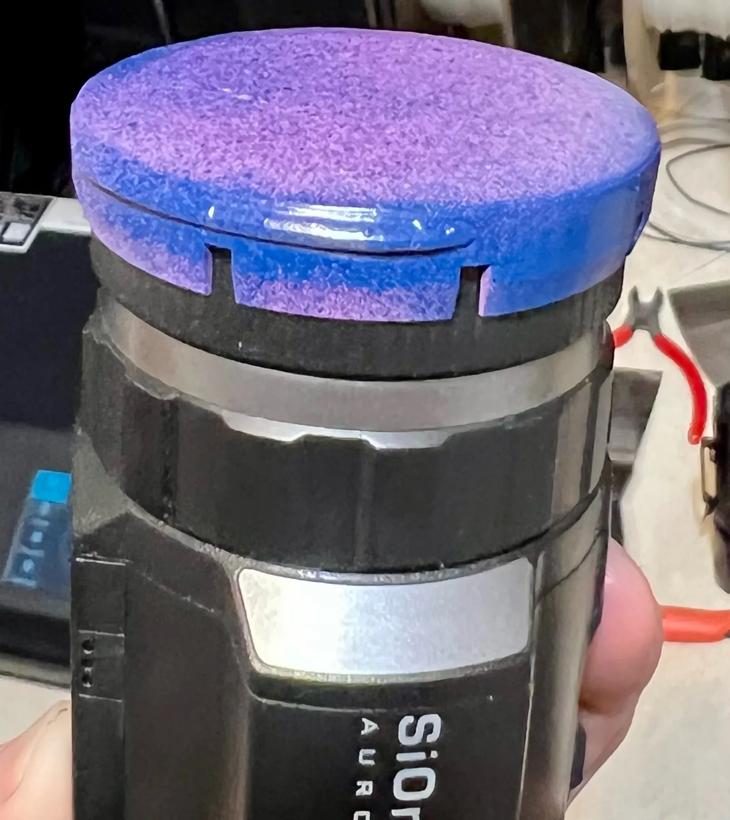 Nắp ống kính Sionyx Aurora với bảo vệ chói ánh sáng