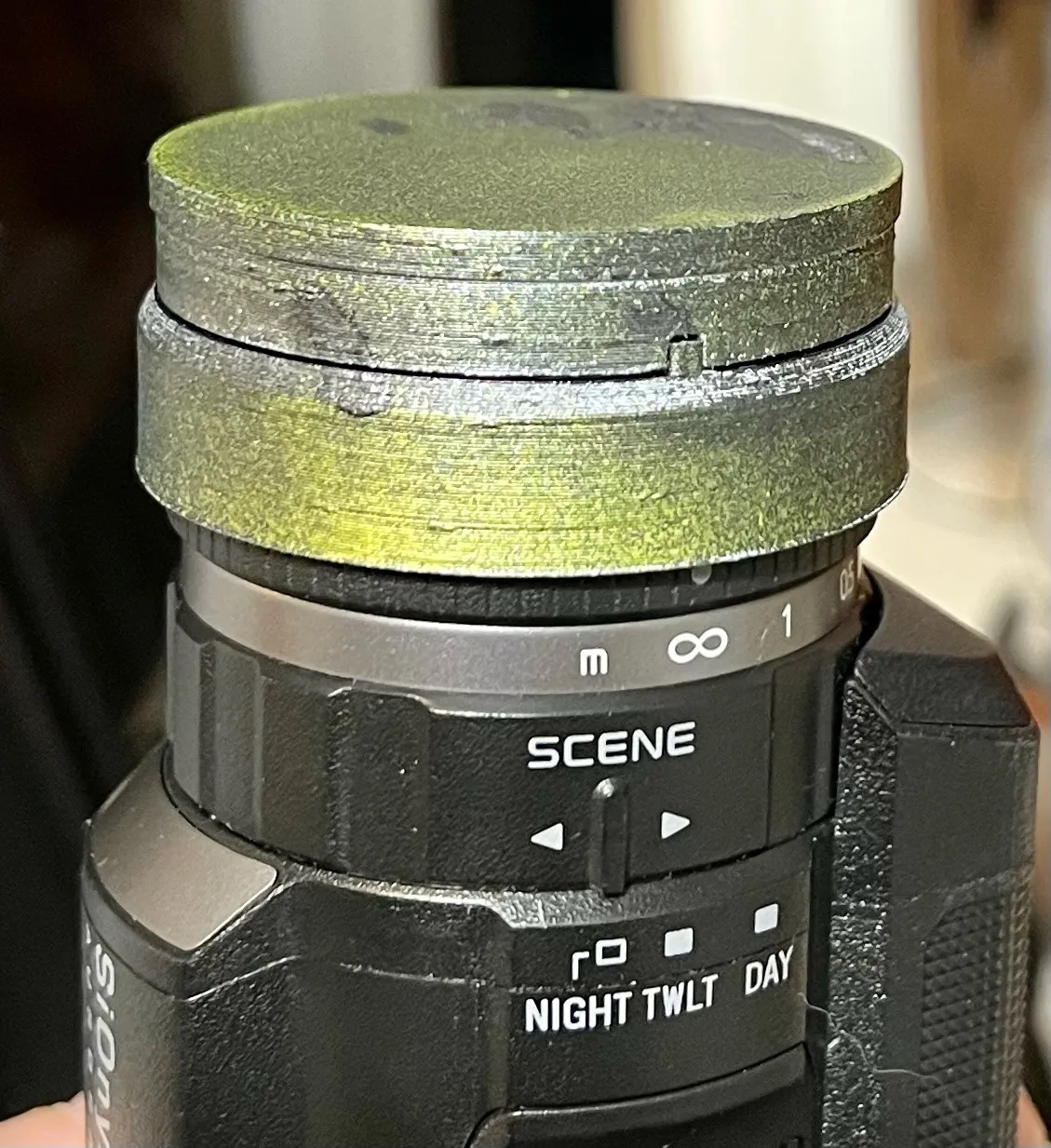 Nắp ống kính Sionyx Aurora với bảo vệ chói ánh sáng