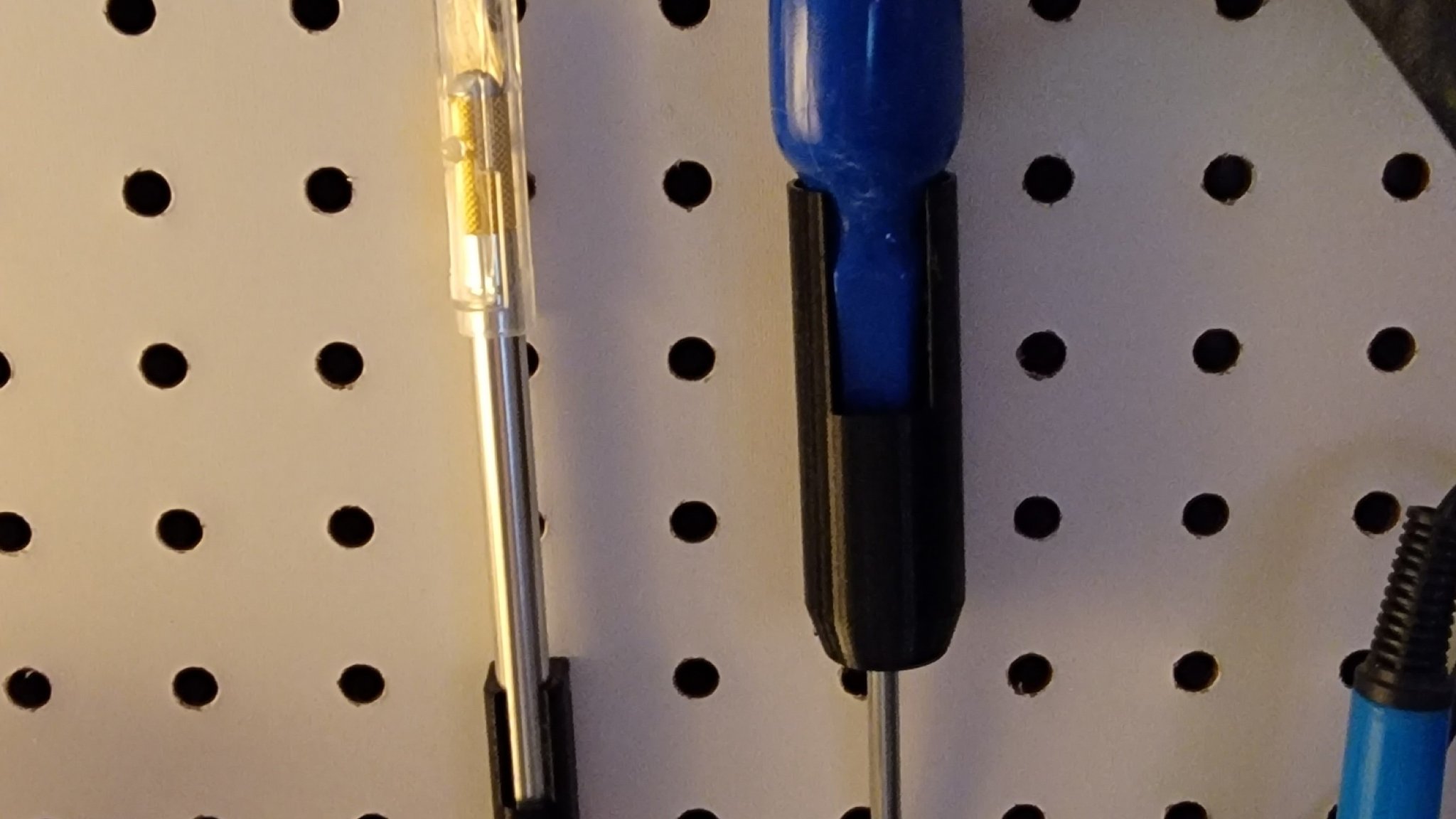 Giá đỡ dao Xacto cho bảng ghim 25mm